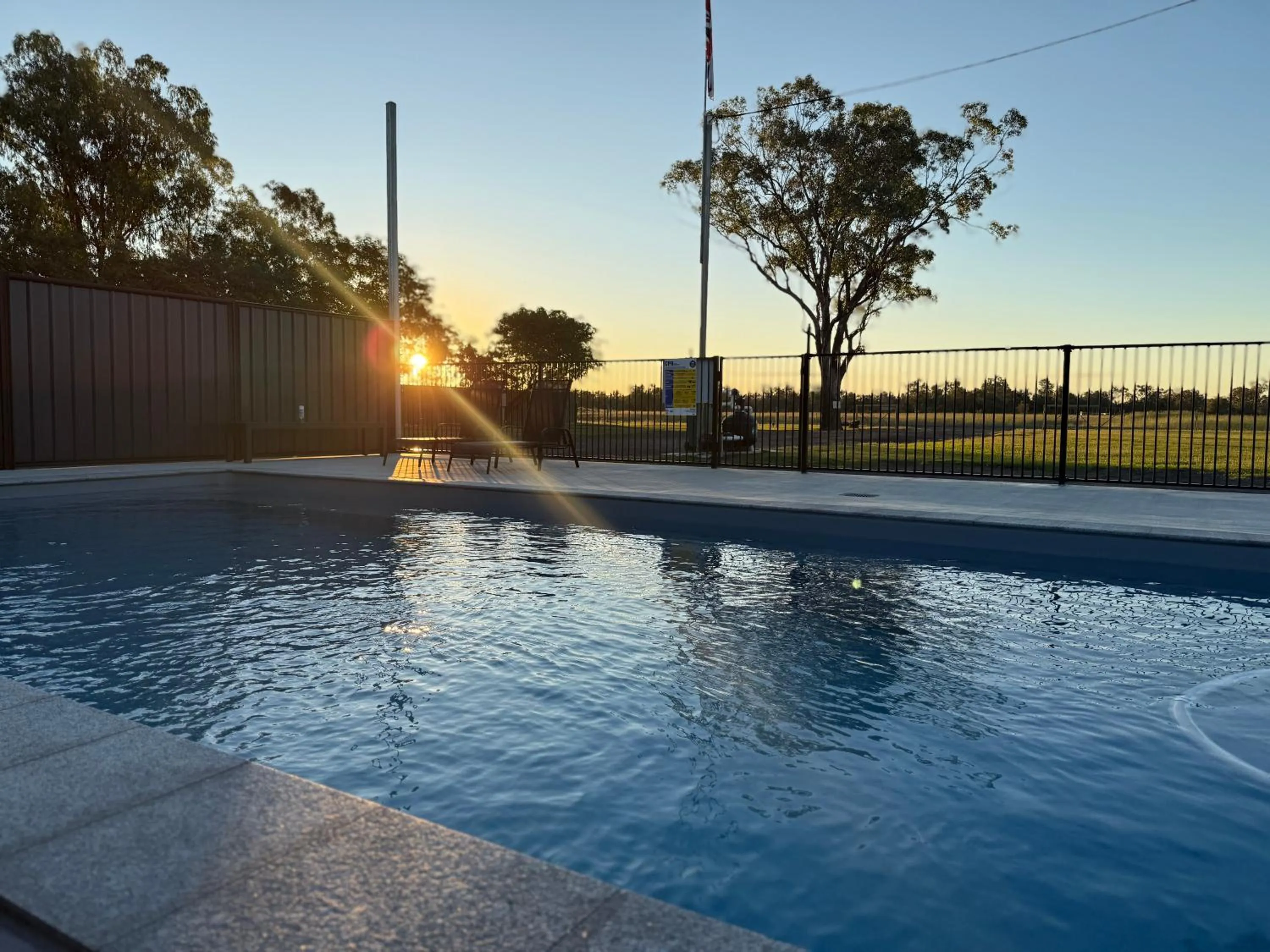 Swimming pool in Toobeah hotel/motel