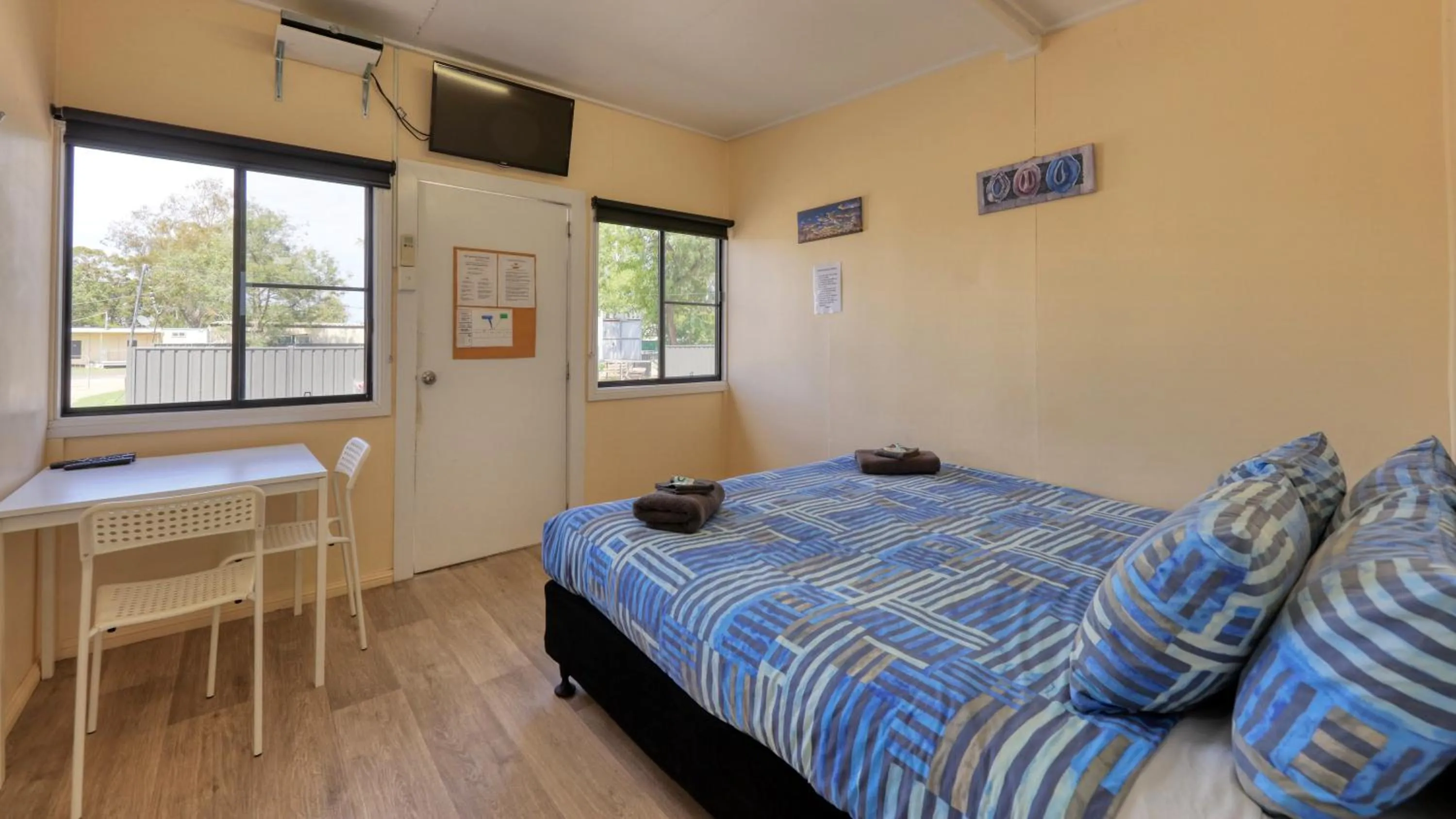 Bed in Toobeah hotel/motel