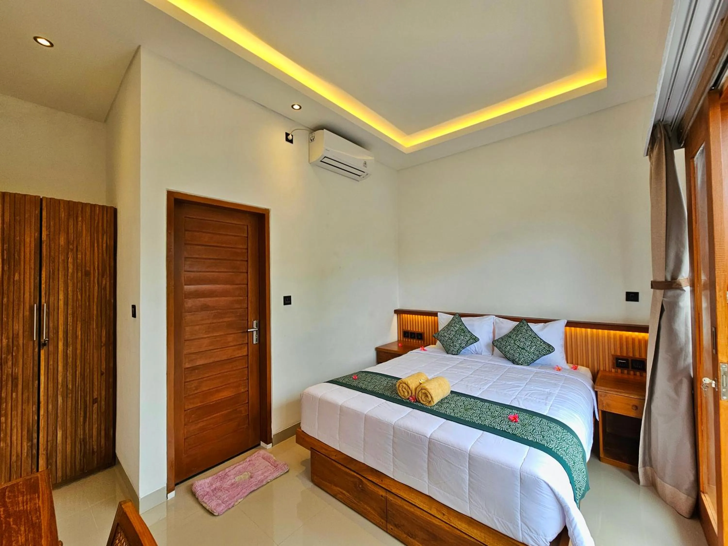 Budget Double Room in Dewi Putri House