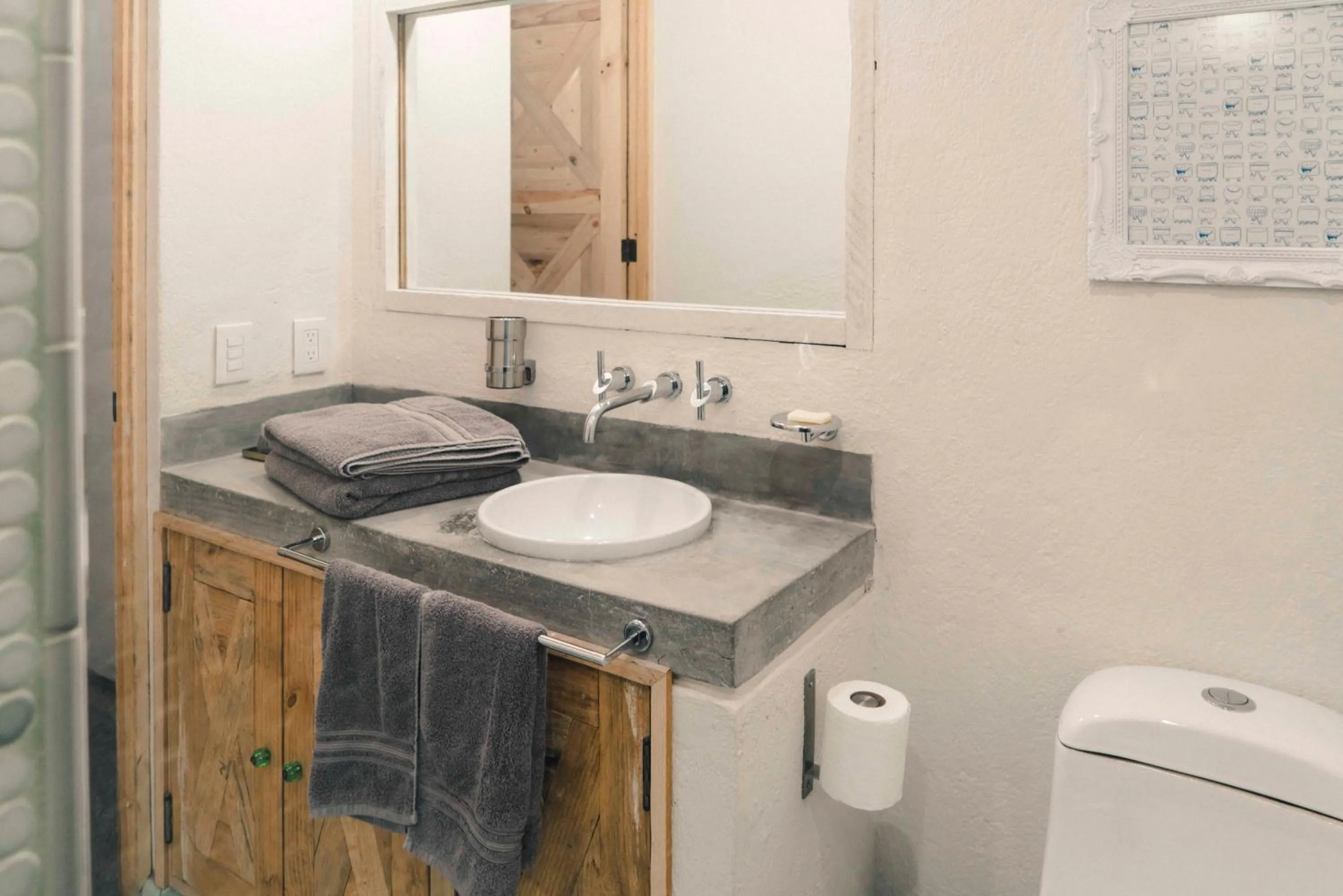 Canela Fina - Adults Only