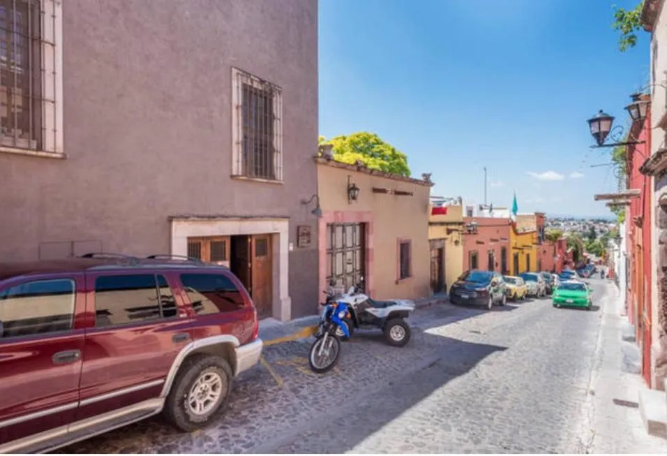 Canela Fina - Adults Only