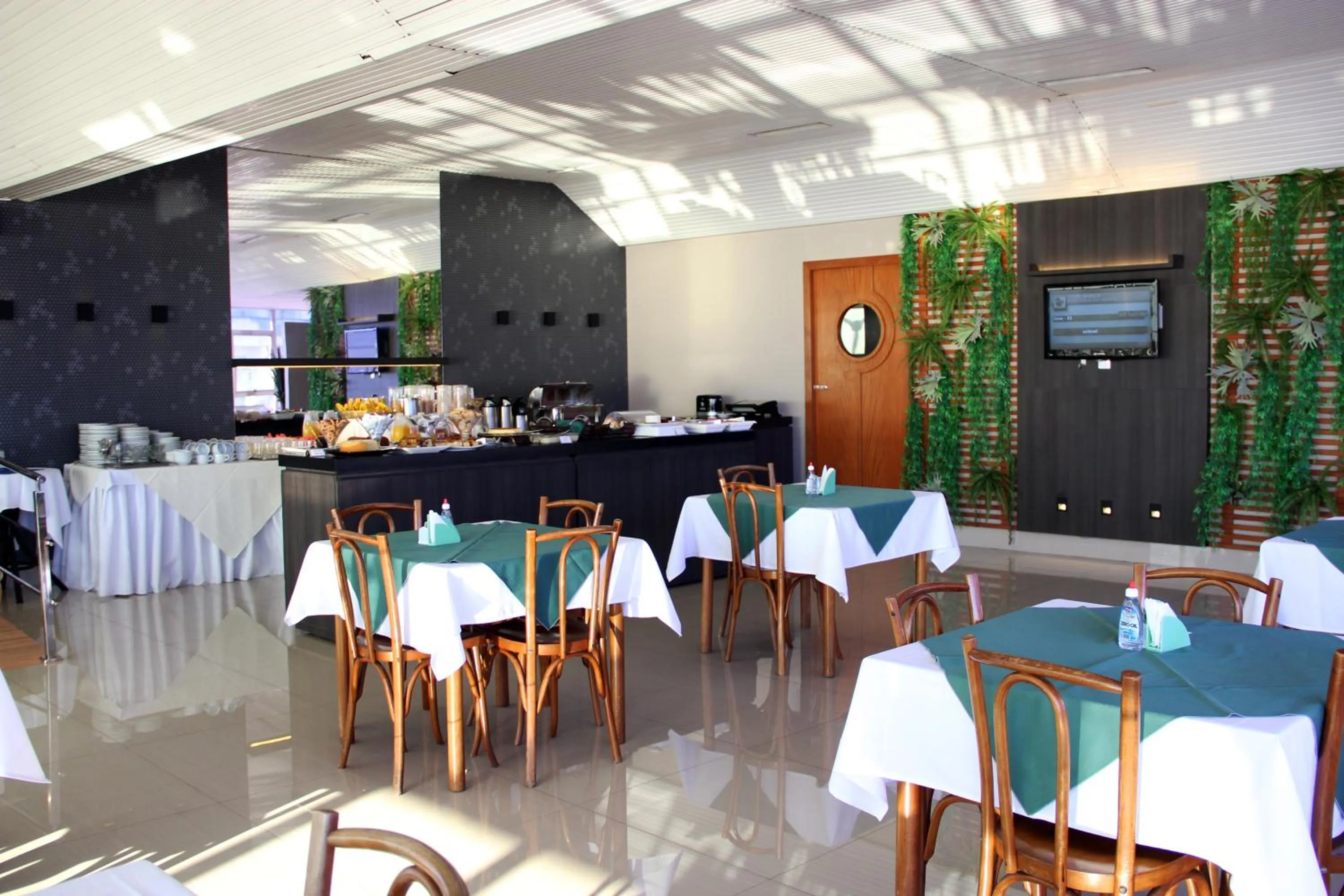 Restaurant/places to eat in Hotel Minuano