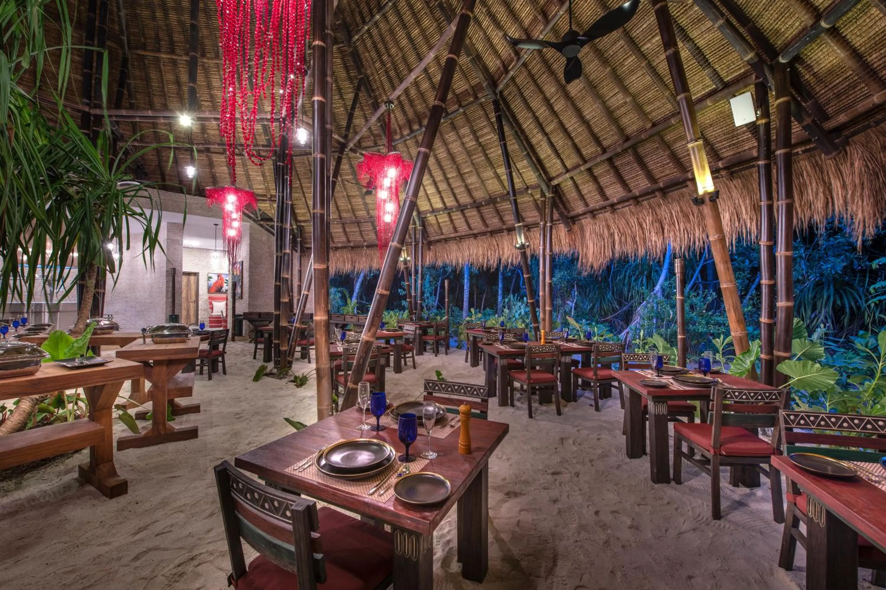 Restaurant/places to eat in Emerald Maldives Resort & Spa-Deluxe All Inclusive