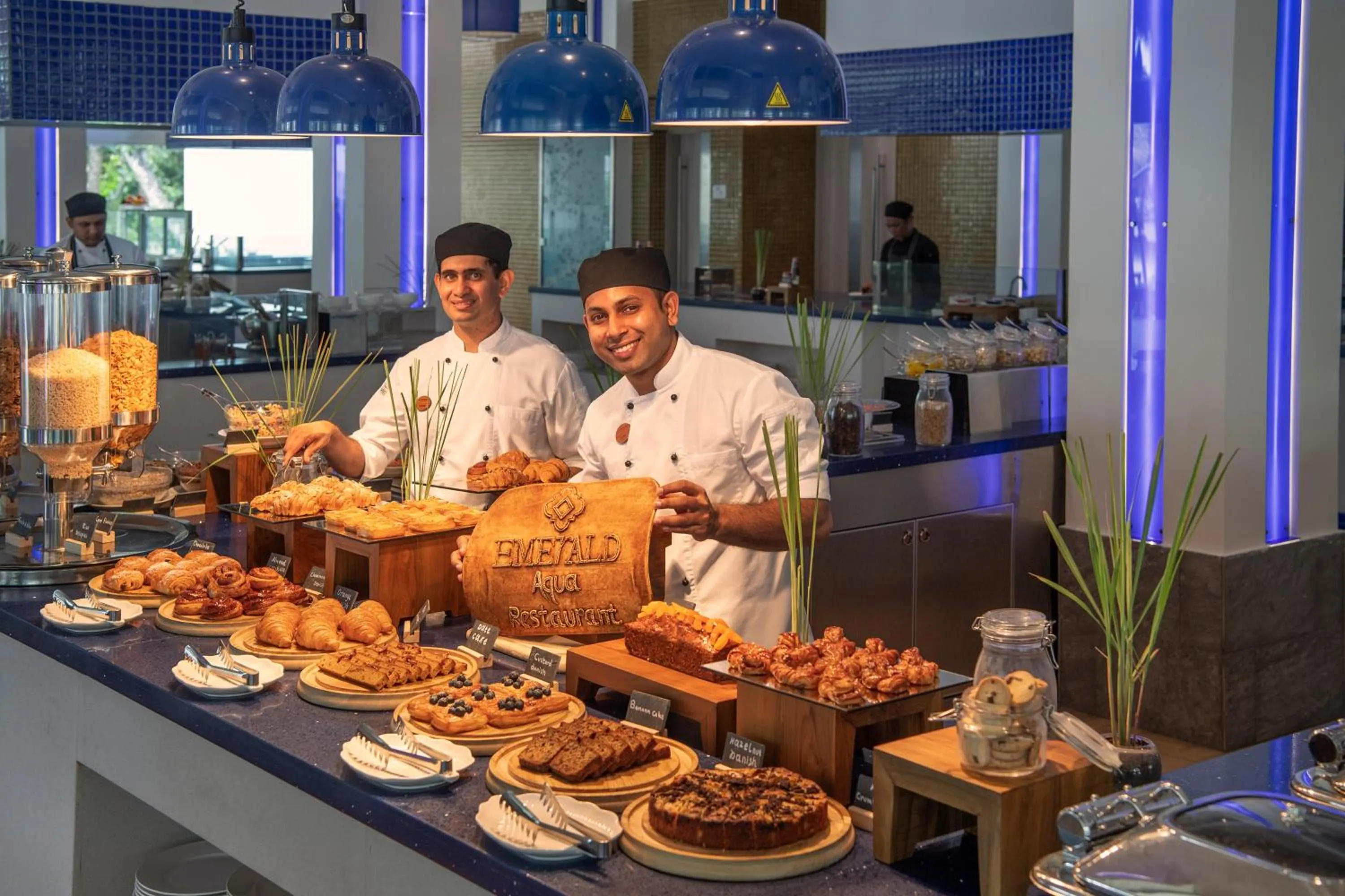 Food and drinks in Emerald Maldives Resort & Spa-Deluxe All Inclusive