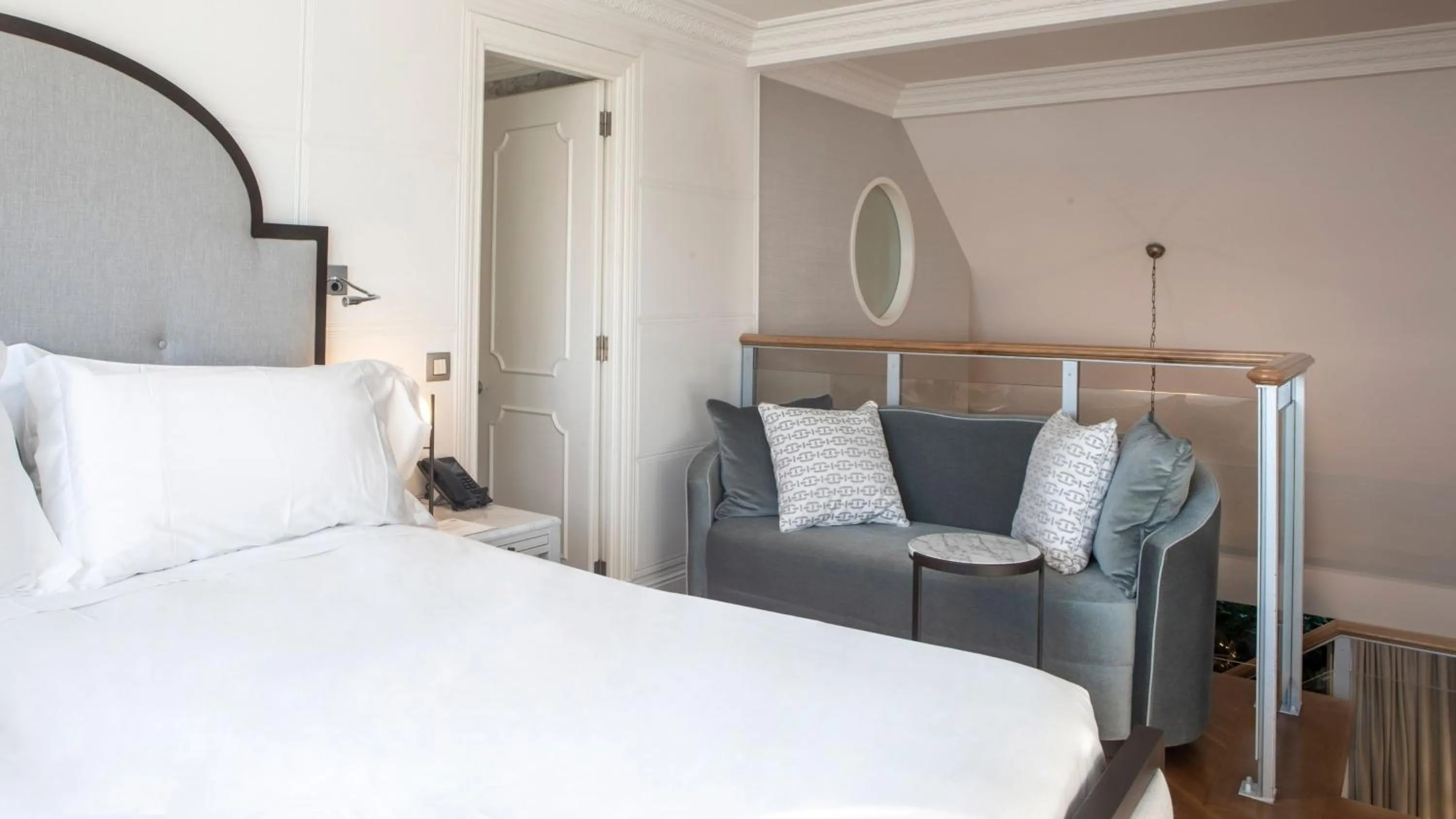 Photo of the whole room, Bed in InterContinental Porto - Palacio das Cardosas by IHG