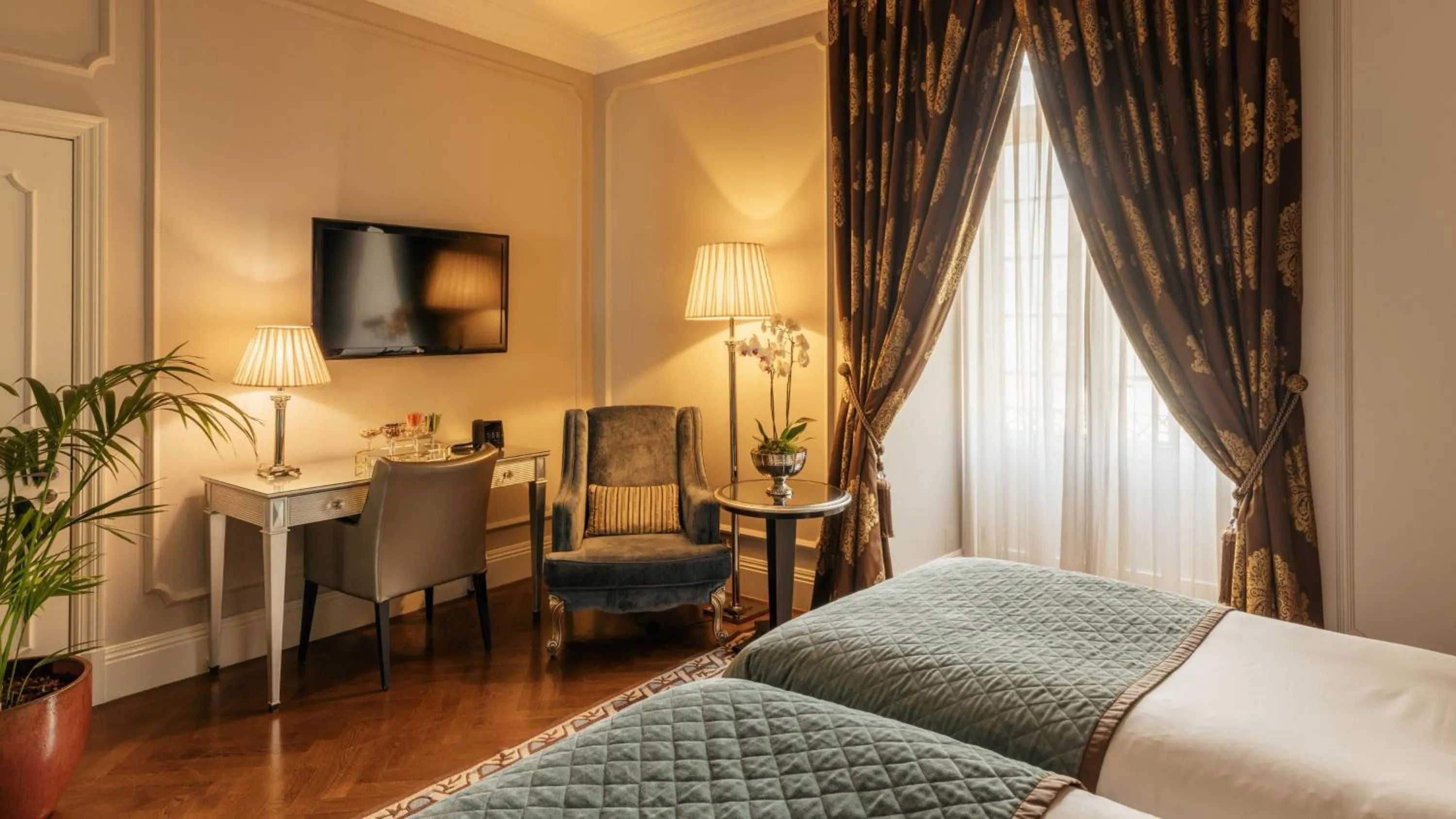 Photo of the whole room, Bed in InterContinental Porto - Palacio das Cardosas by IHG