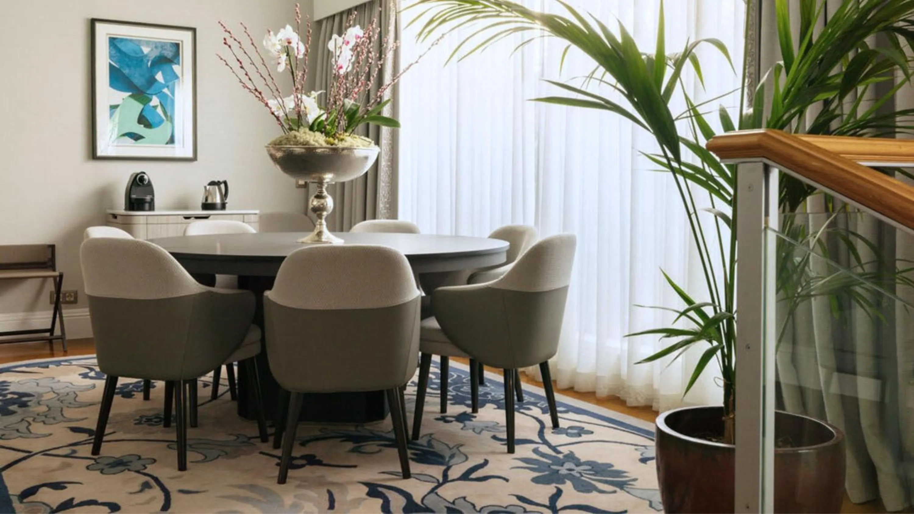 Photo of the whole room in InterContinental Porto - Palacio das Cardosas by IHG