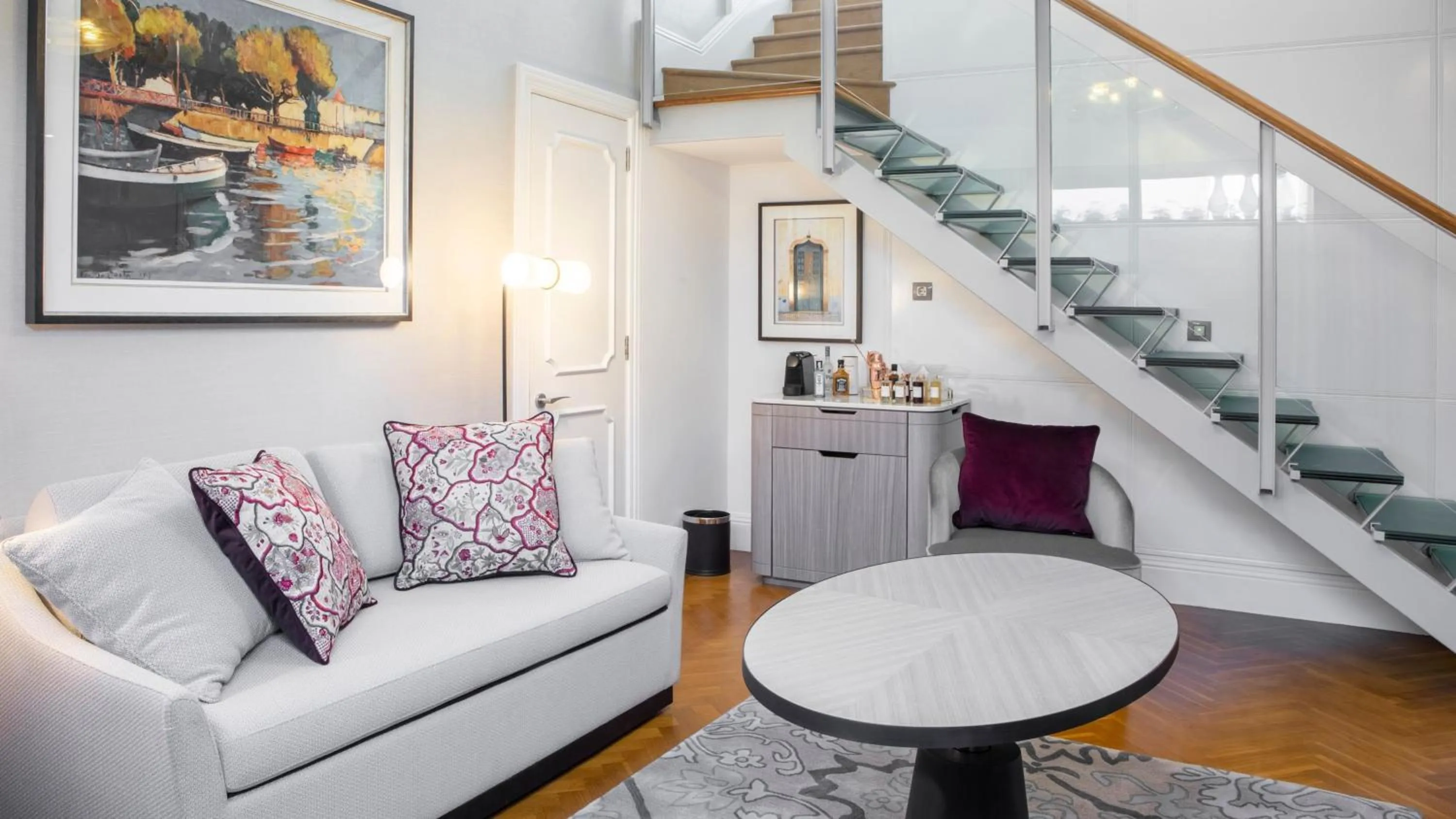 Photo of the whole room in InterContinental Porto - Palacio das Cardosas by IHG