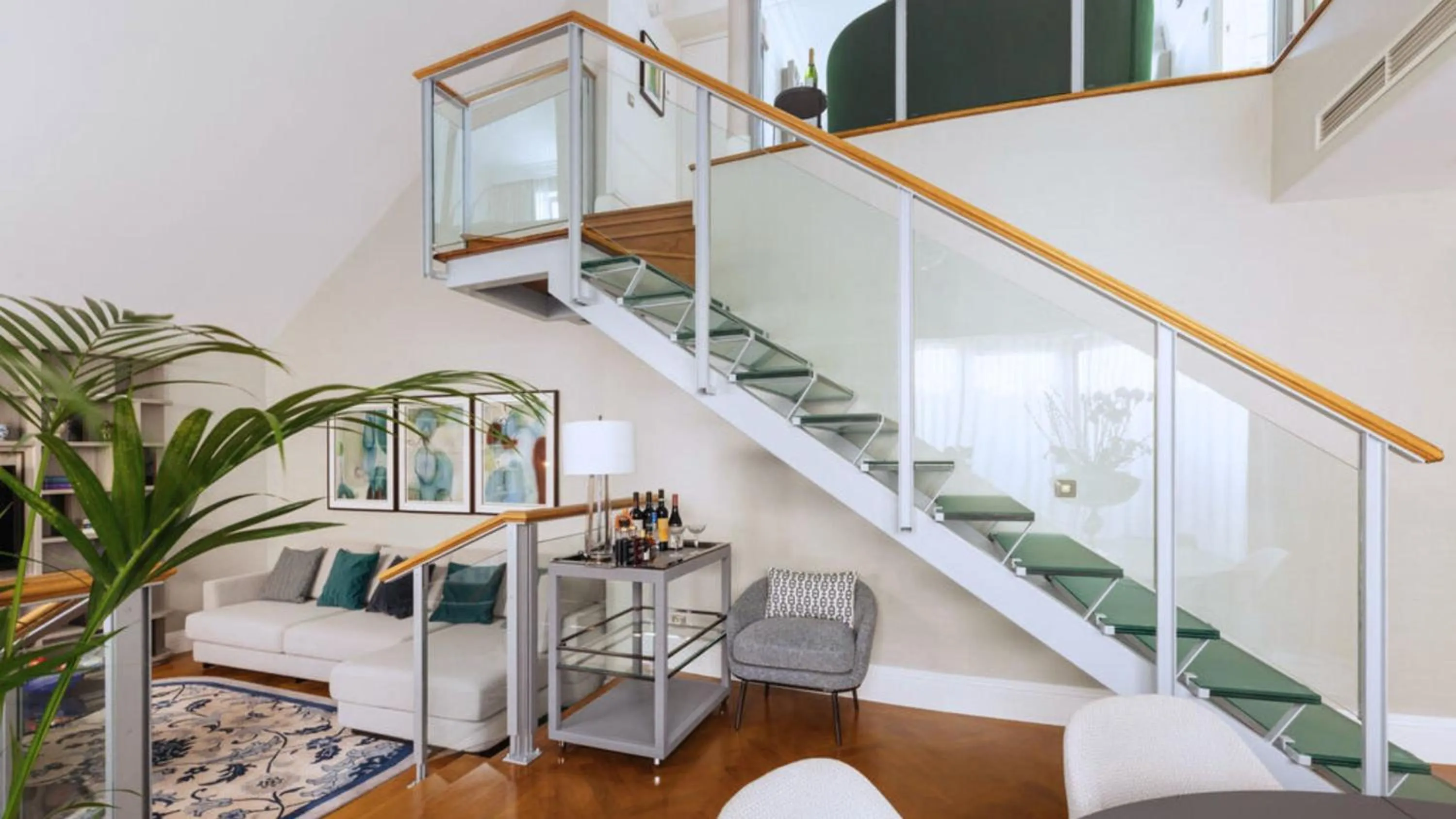 Photo of the whole room in InterContinental Porto - Palacio das Cardosas by IHG