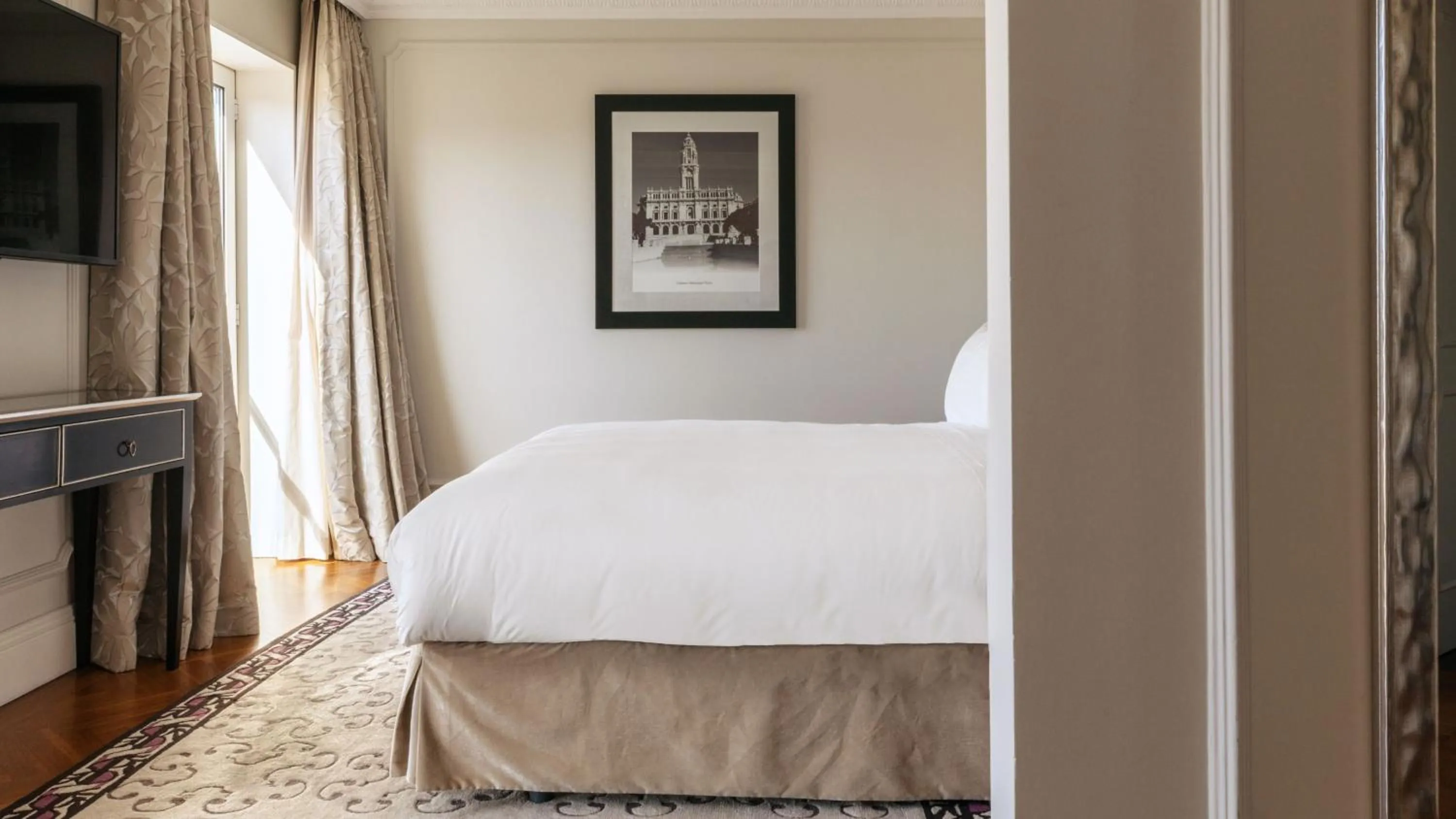 Photo of the whole room, Bed in InterContinental Porto - Palacio das Cardosas by IHG