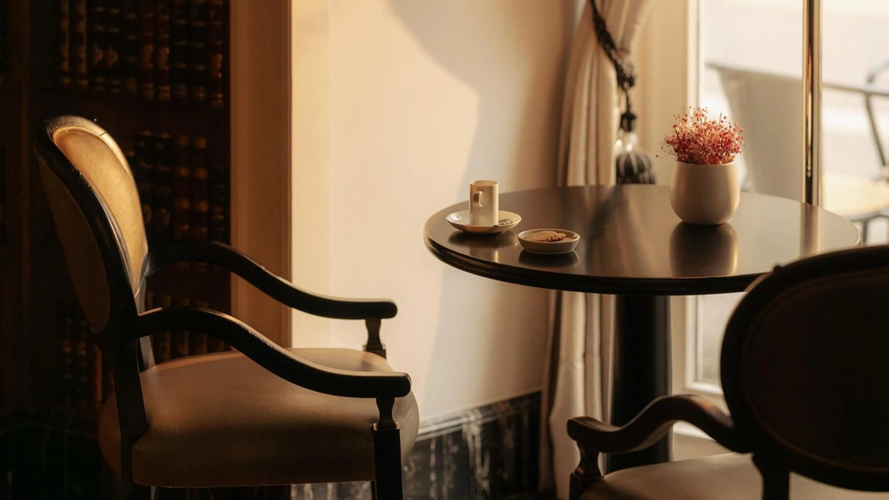 Lounge or bar in InterContinental Porto - Palacio das Cardosas by IHG