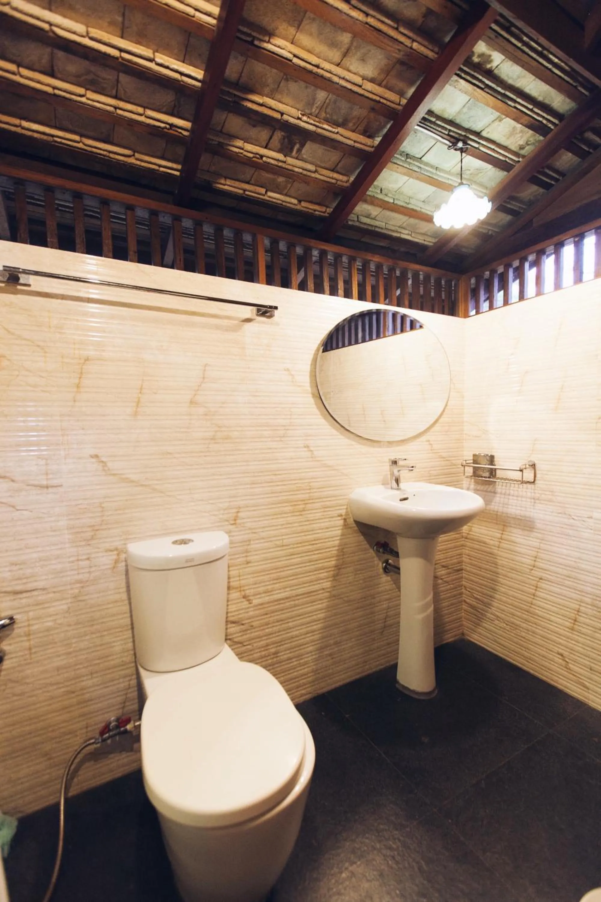 Toilet in Baansuwanburi - บ้านสุวรรณบุรี
