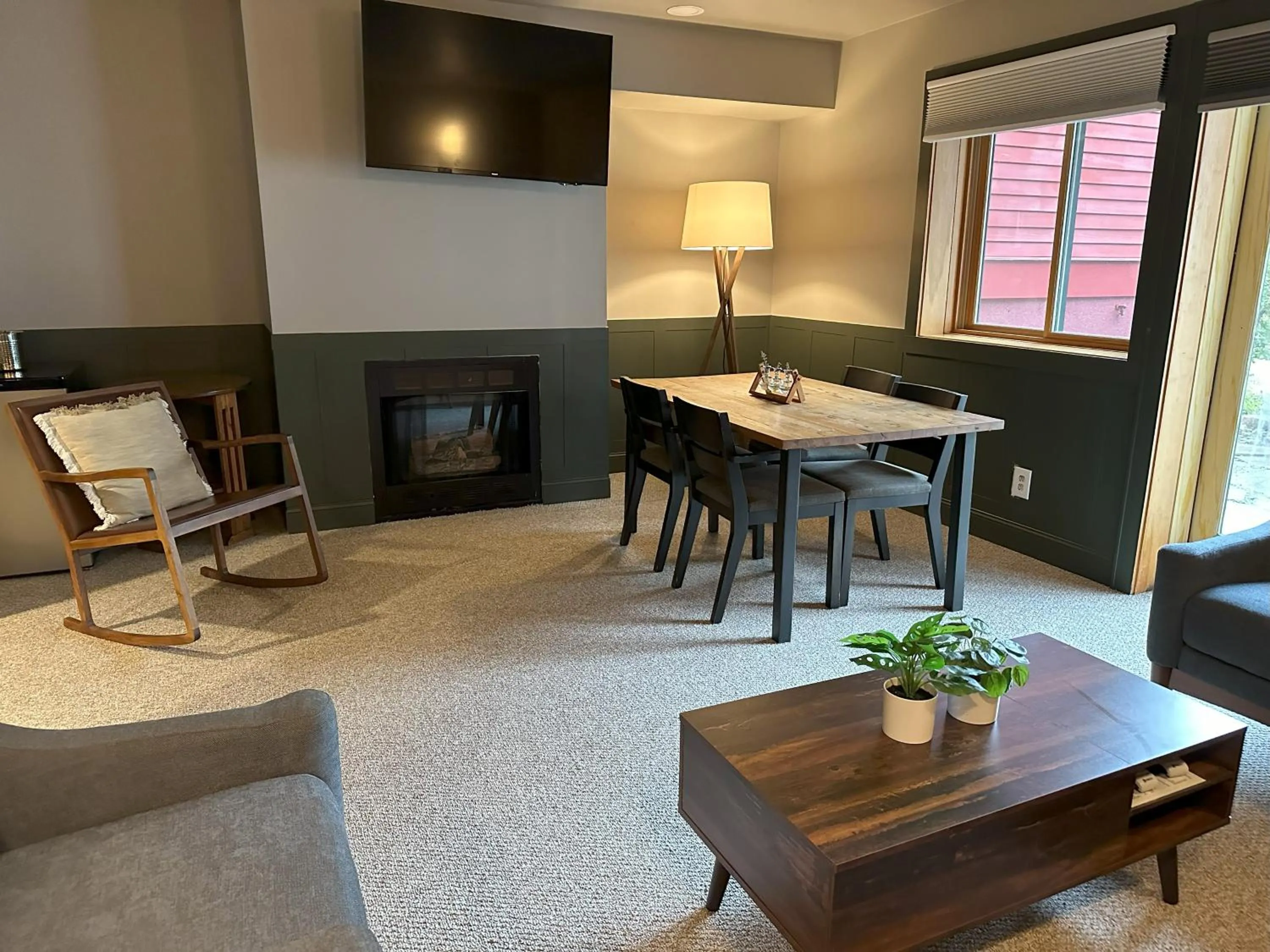 Living room in Minnewaska Lodge