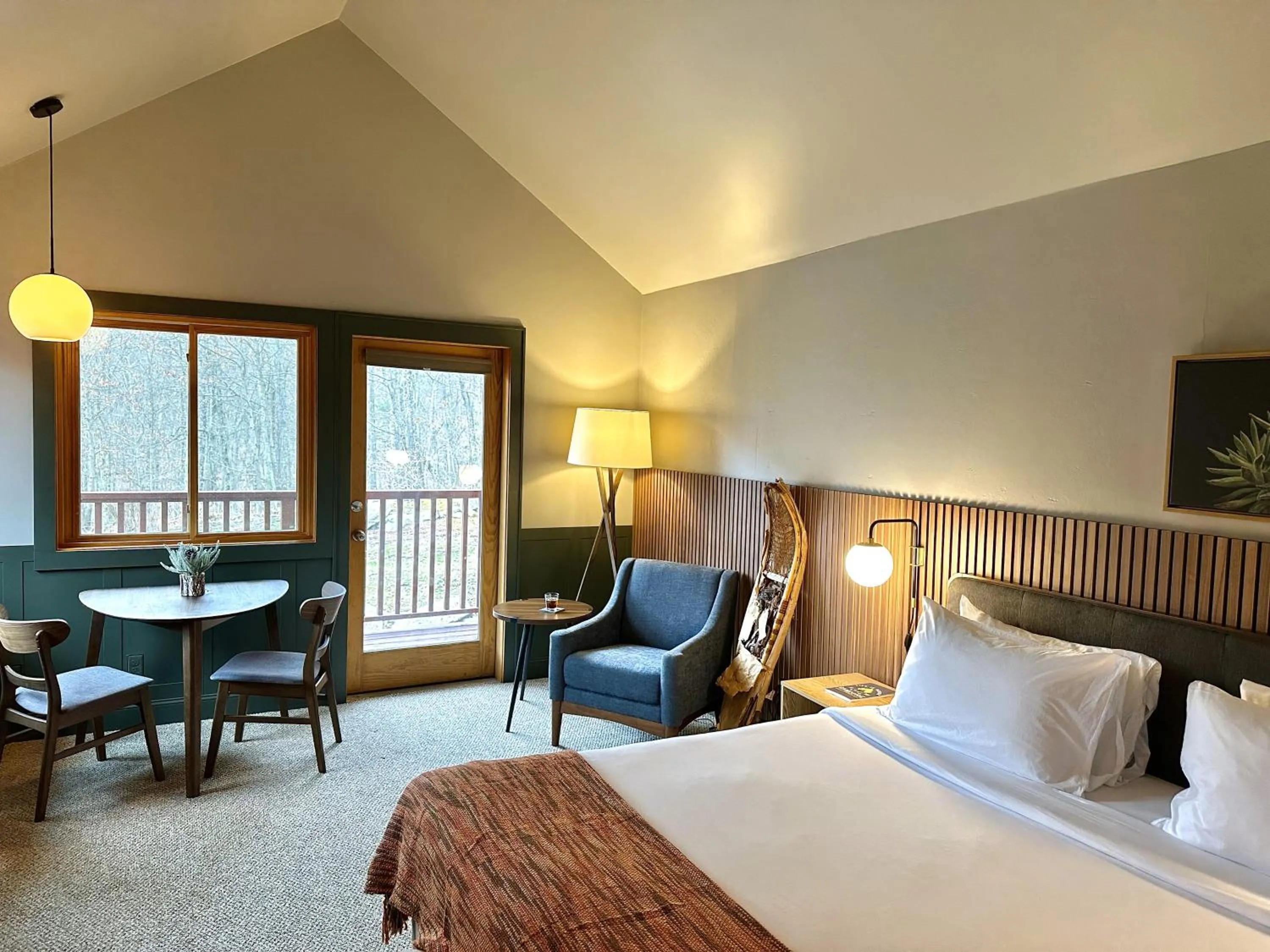 Bedroom, Bed in Minnewaska Lodge
