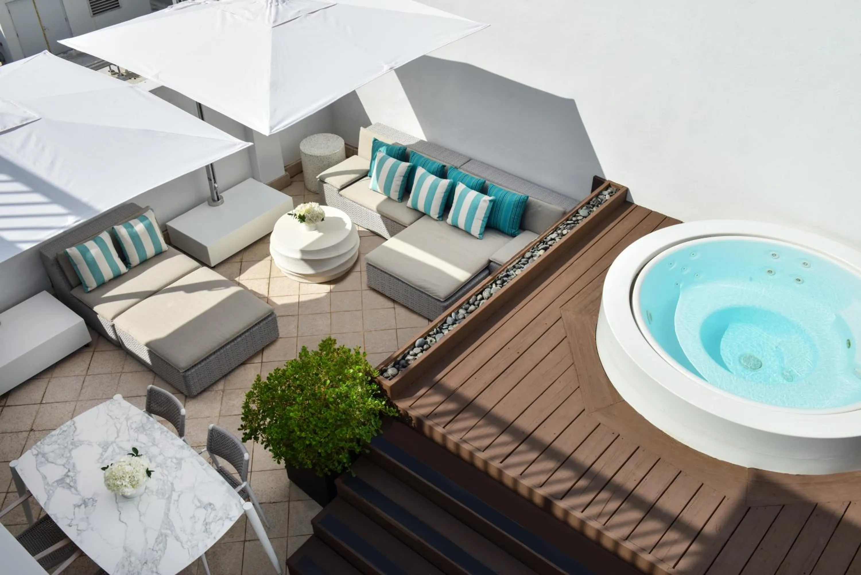 Hot Tub in Hotel Victor South Beach