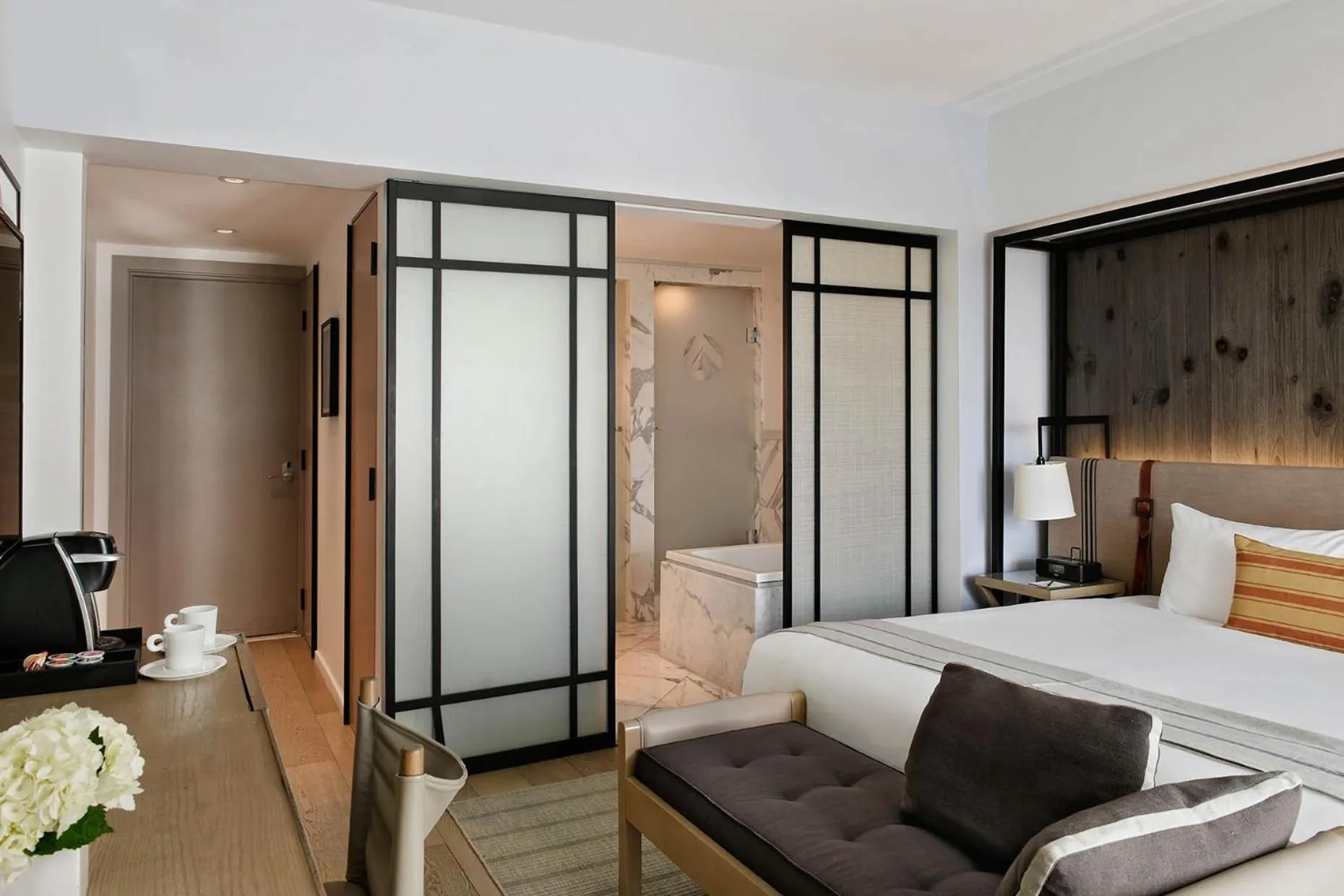 Bed in Hotel Victor South Beach