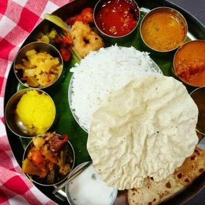 Food and drinks in Dhanunjayas Luxury Hotel