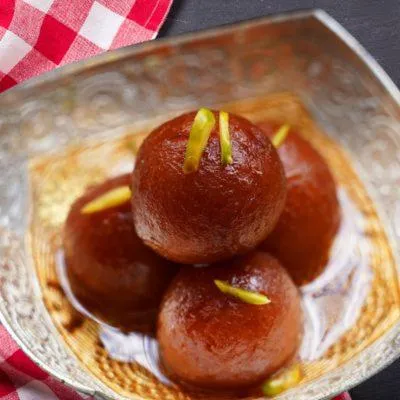 Food and drinks in Dhanunjayas Luxury Hotel