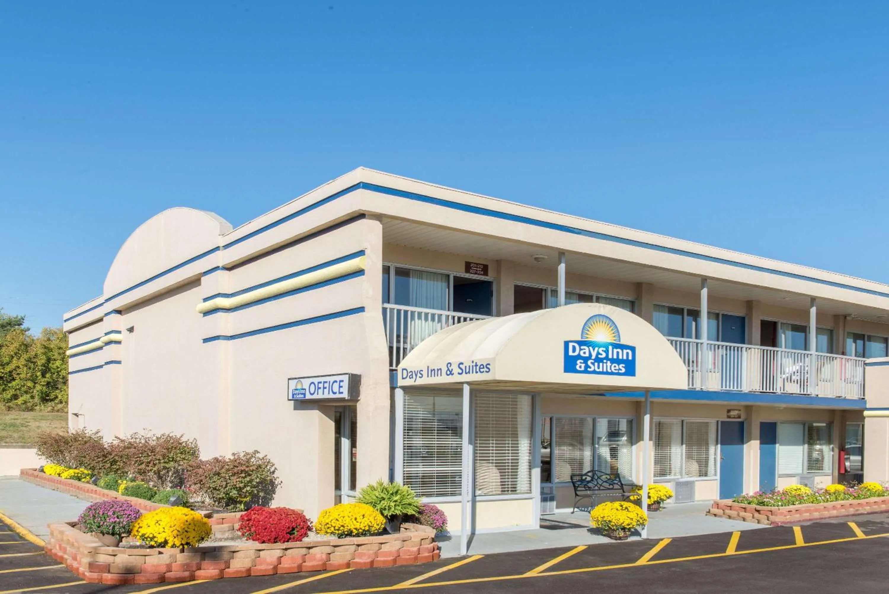 Property building in Days Inn & Suites by Wyndham Dayton North