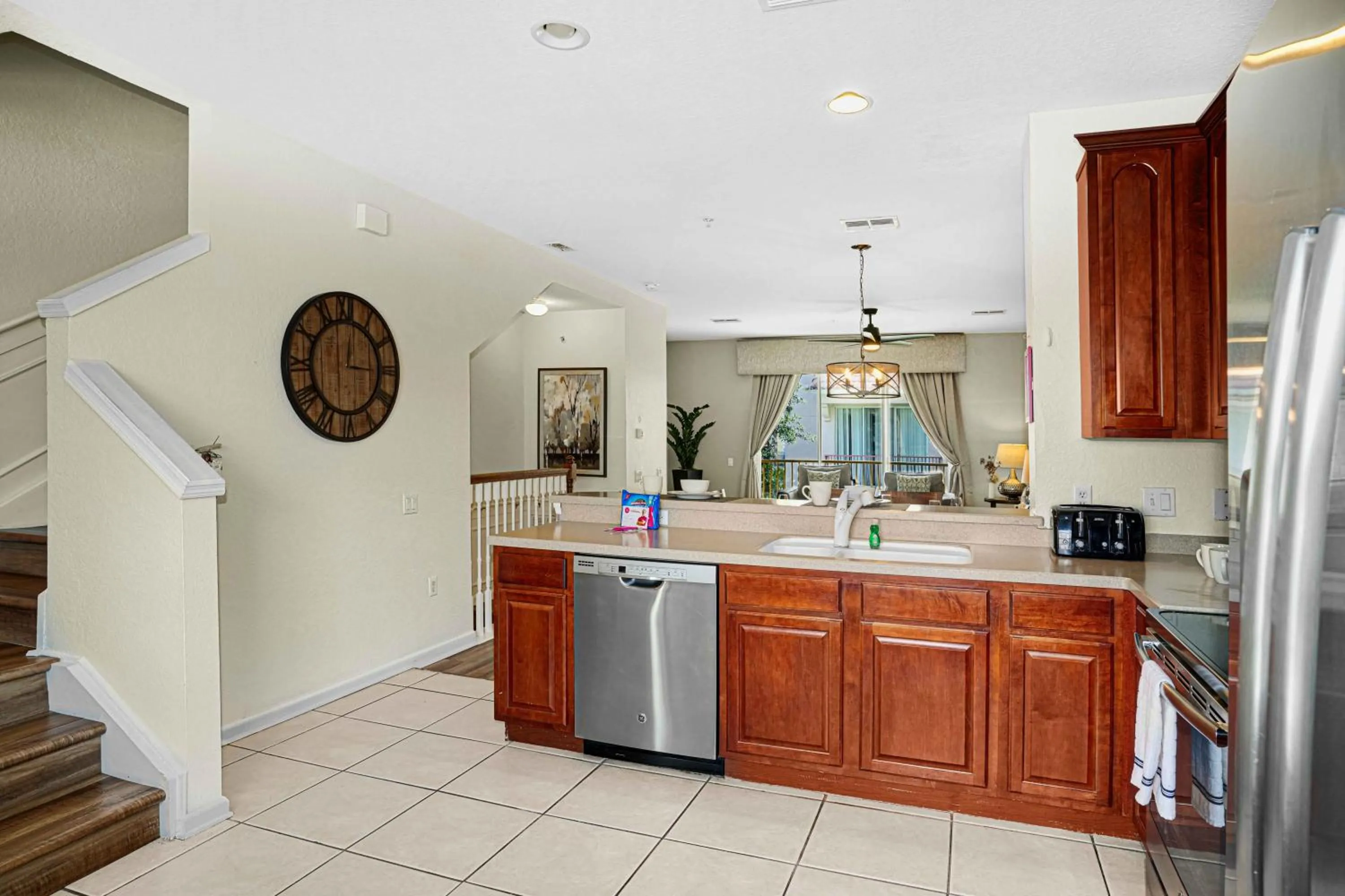 Spacious Townhome wPatio Garage Sleeps10