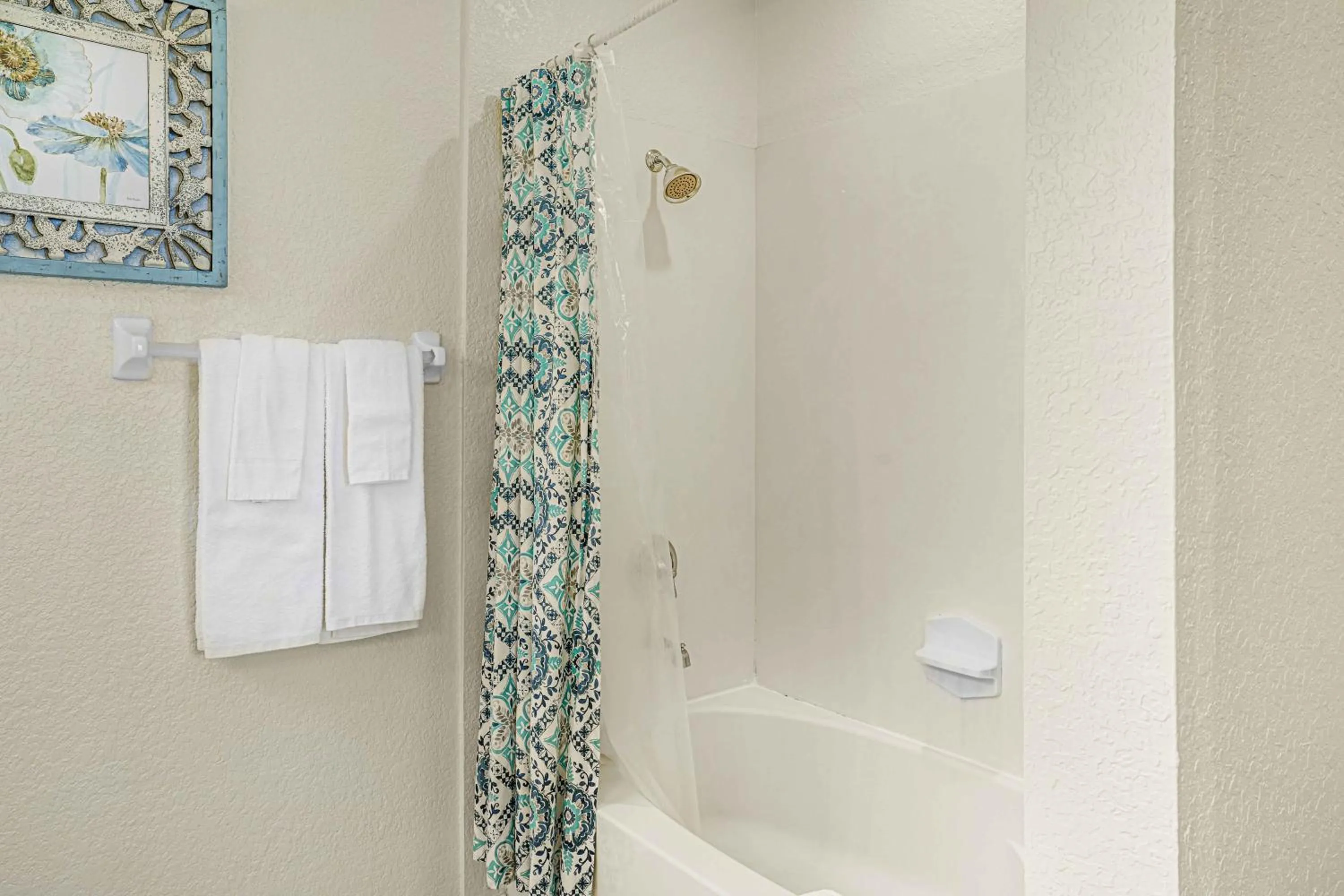 Spacious Townhome wPatio Garage Sleeps10