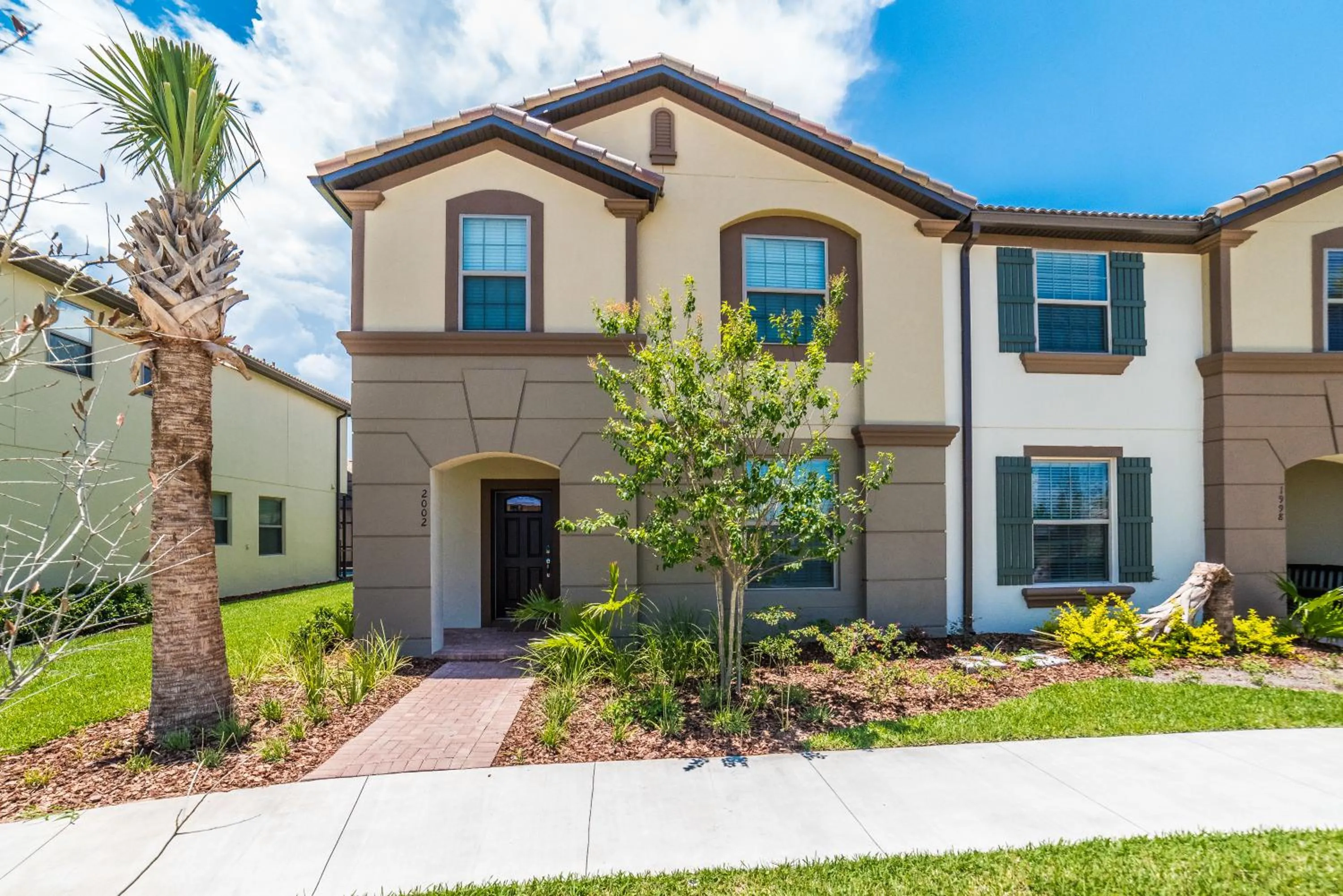 Beautiful townhome with splash pool and game room