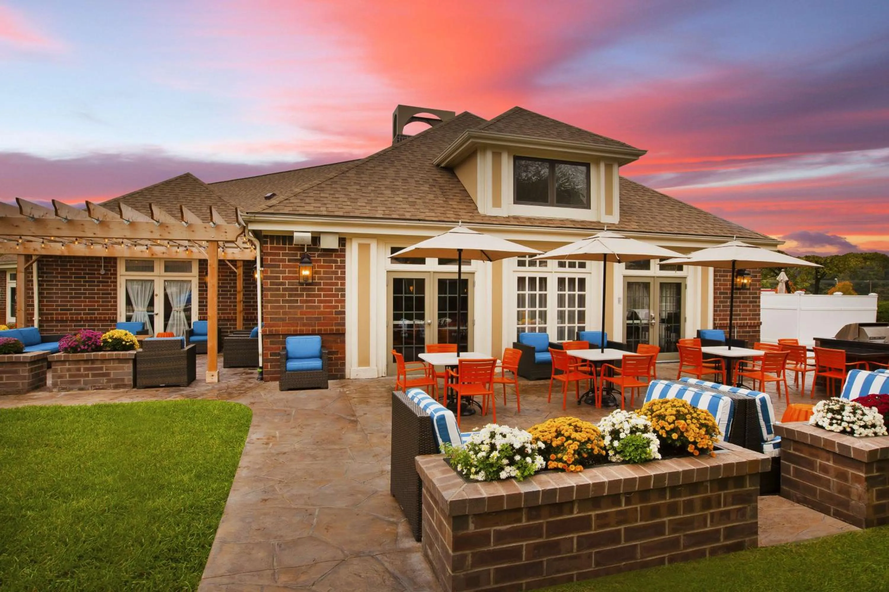 Patio, Property Building in Homewood Suites Dayton-Fairborn