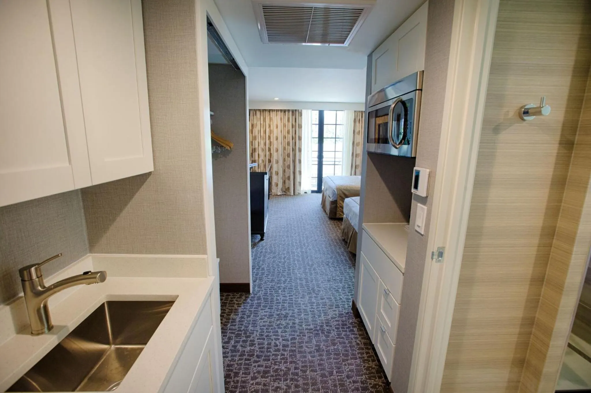 Kitchen or kitchenette in Polynesian Residences Waikiki Beach