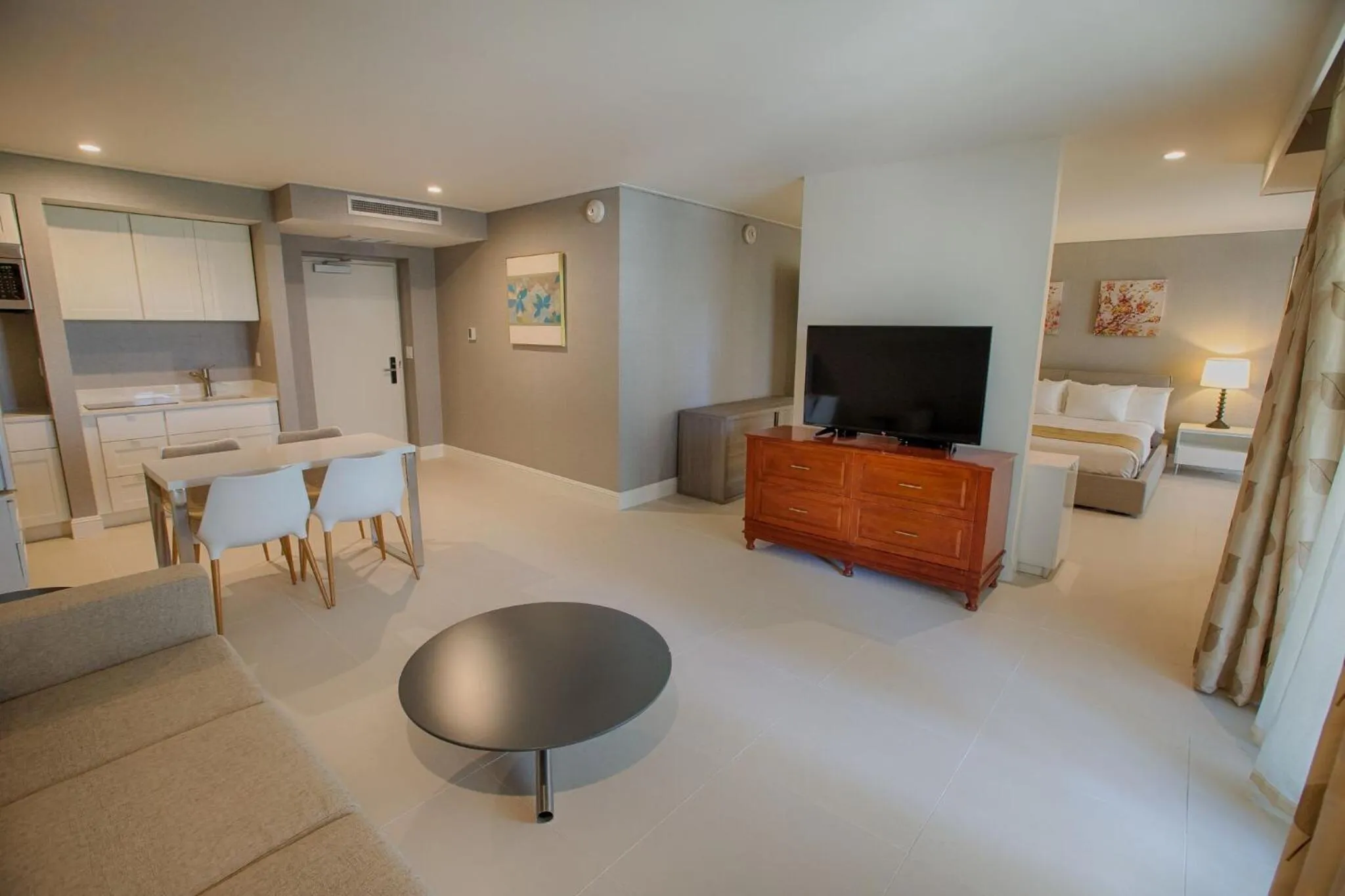 Living room in Polynesian Residences Waikiki Beach