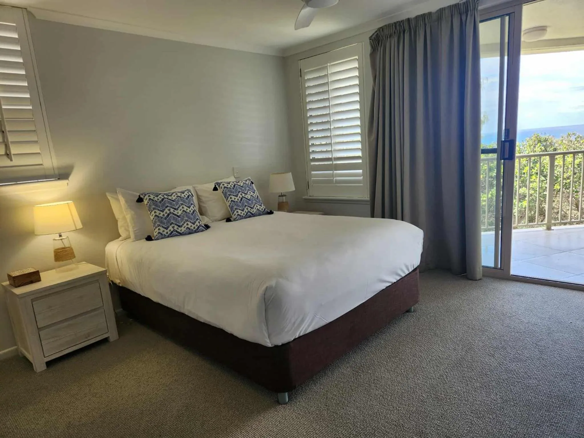 Bed in Whalewatch Ocean Beach Resort