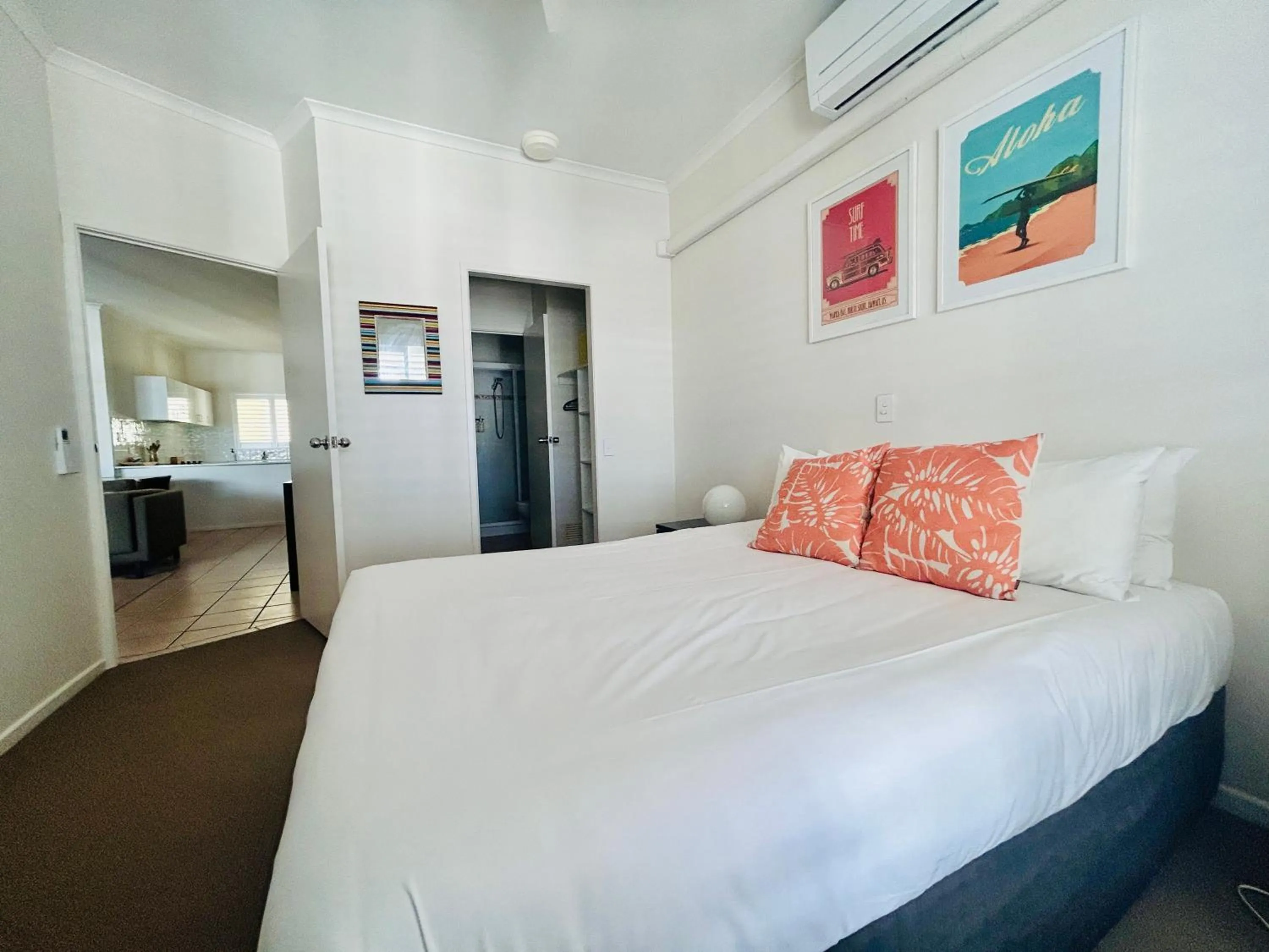 Photo of the whole room, Bed in Whalewatch Ocean Beach Resort