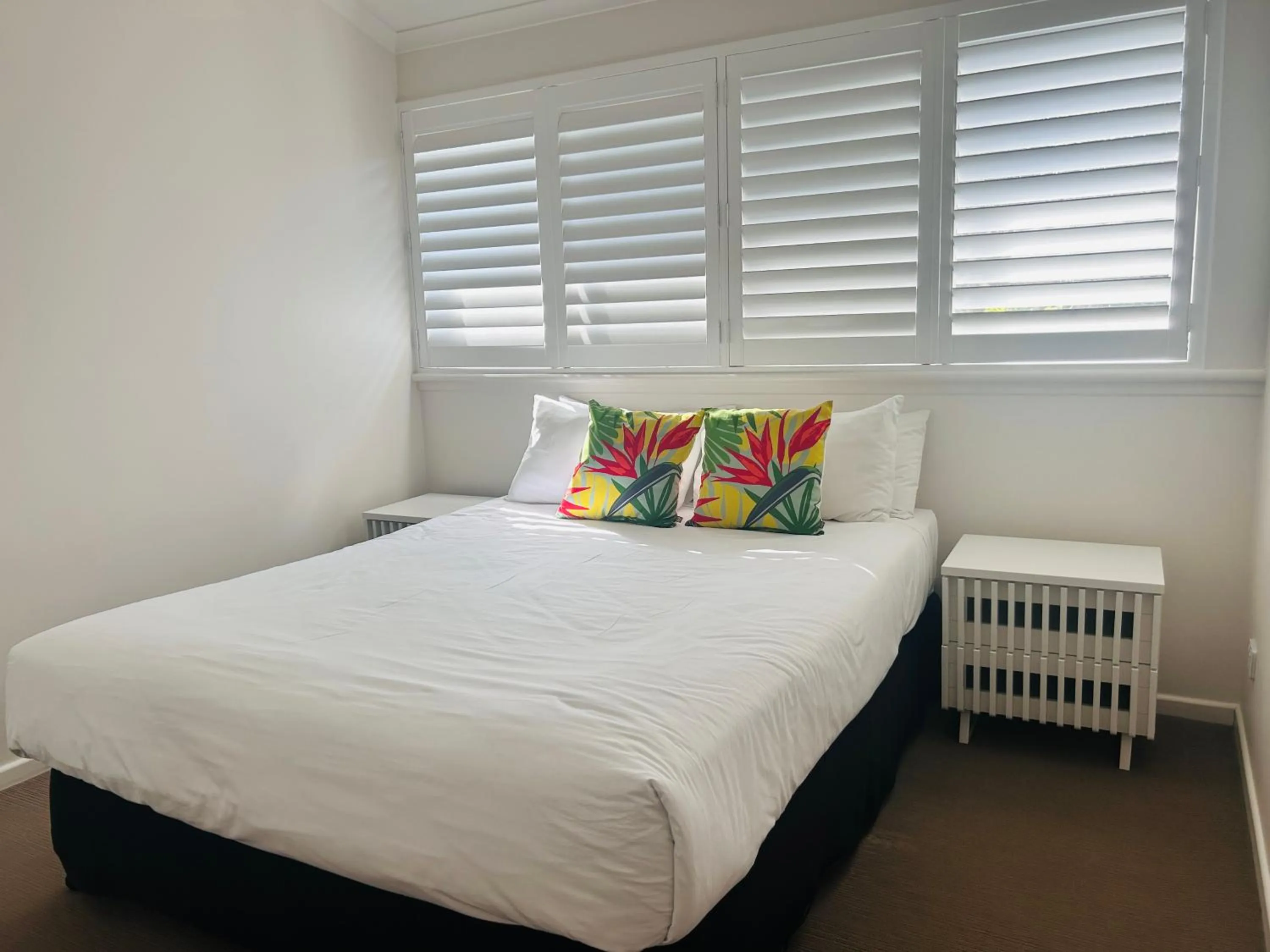 Bed in Whalewatch Ocean Beach Resort