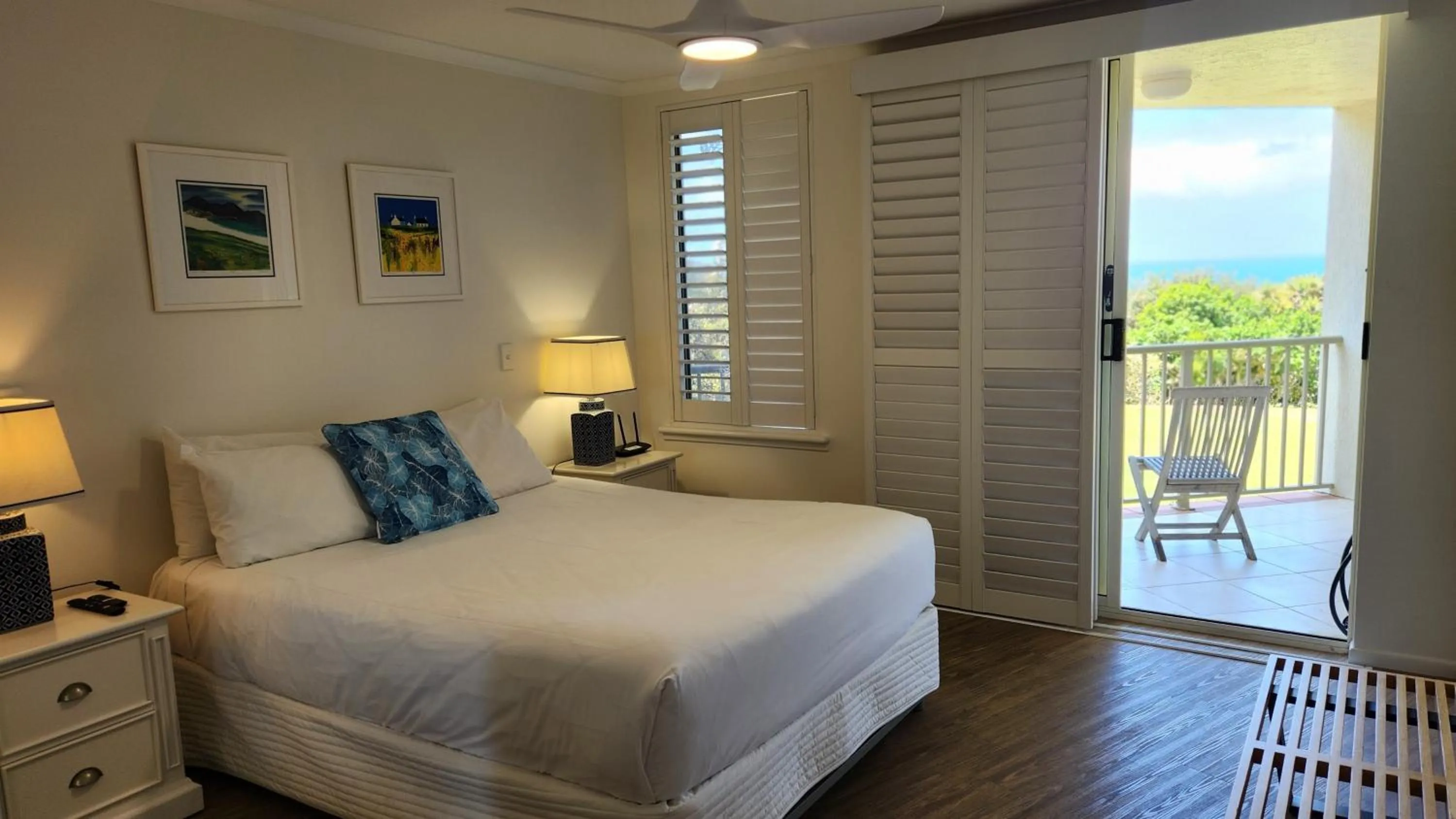 Bed in Whalewatch Ocean Beach Resort