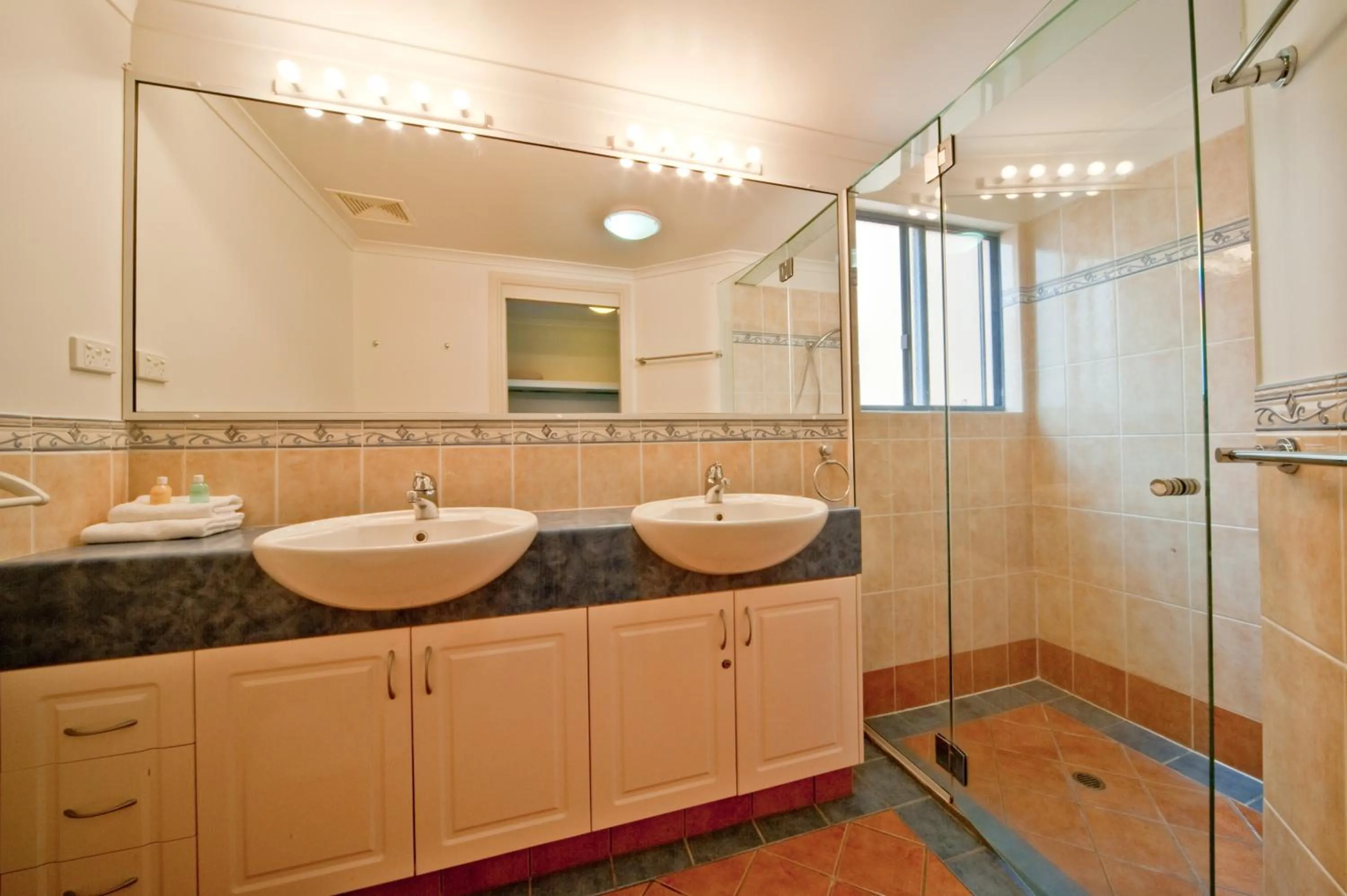 Bathroom in Sea Star Apartments