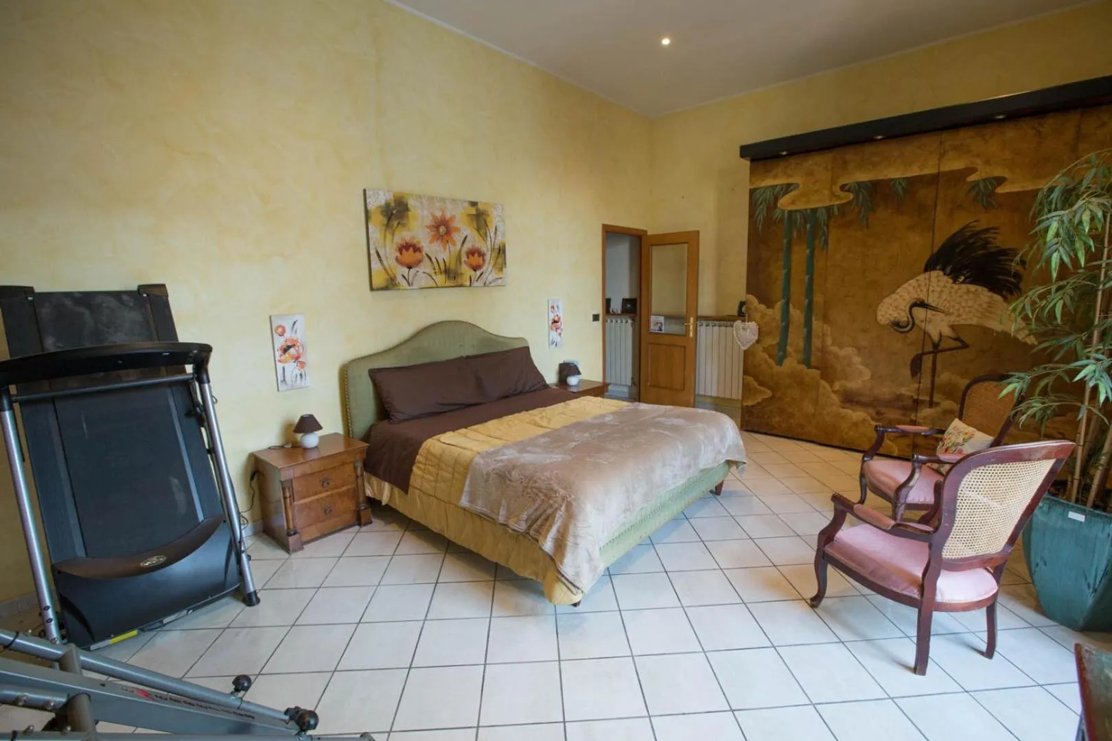 Bed in Suite Orchidea by Dimorra