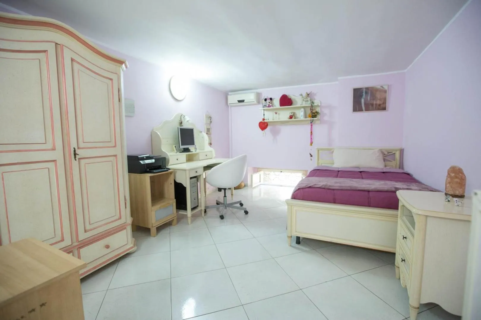 Bed in Suite Orchidea by Dimorra