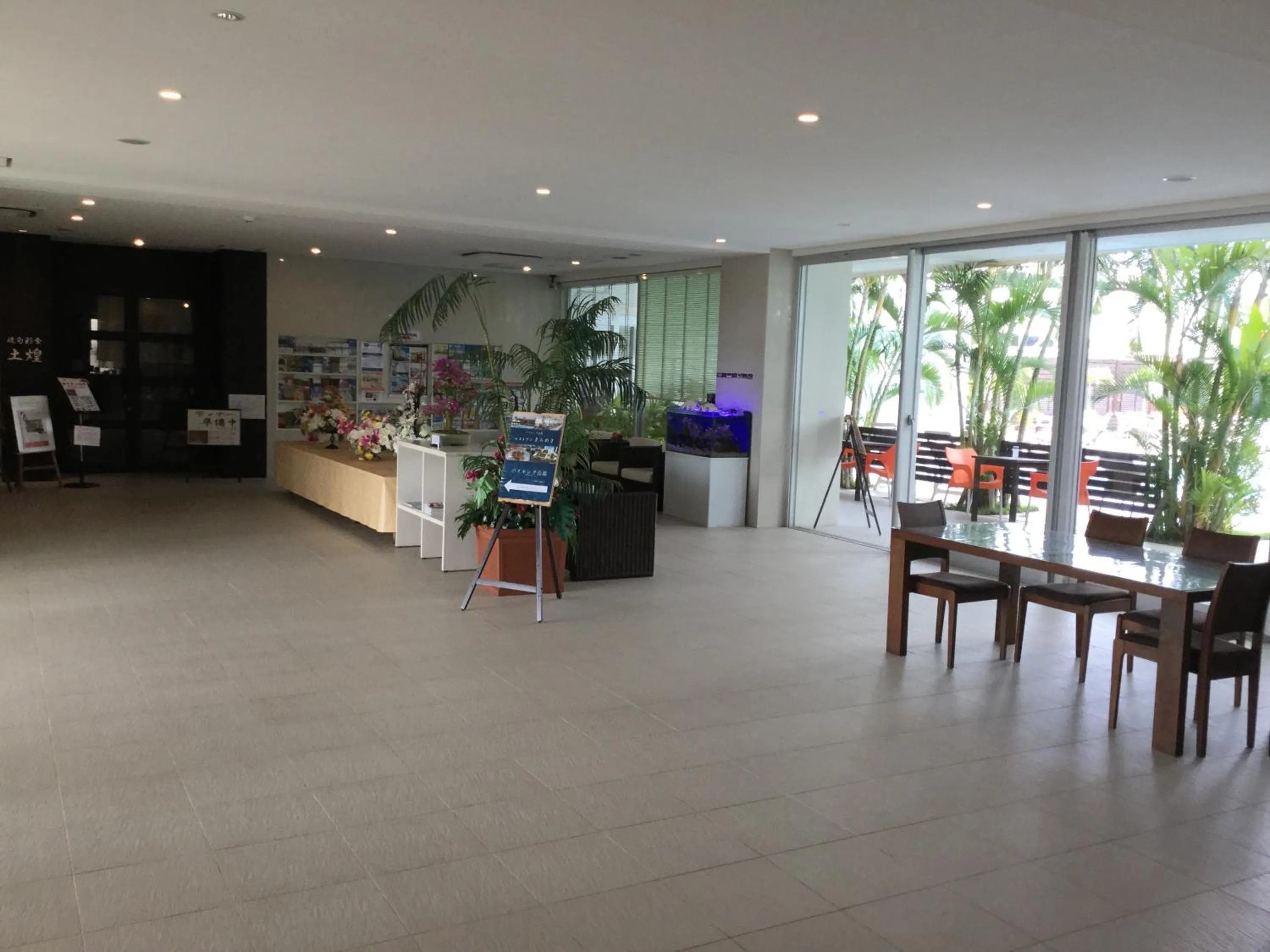 Lobby or reception in Hotel Gran View Garden Okinawa