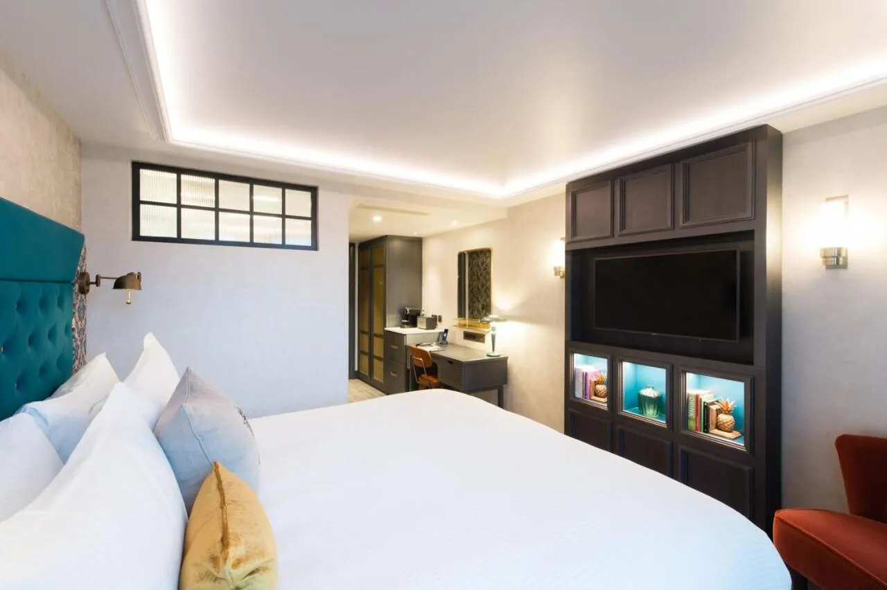 Coffee/tea facilities, Bed in Vintry & Mercer Hotel - Small Luxury Hotels of the World