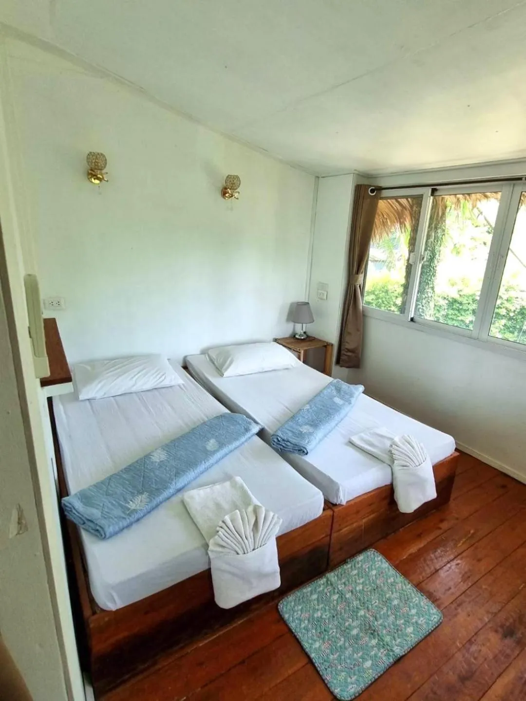 Bed in Mook Montra Resort Sea Front