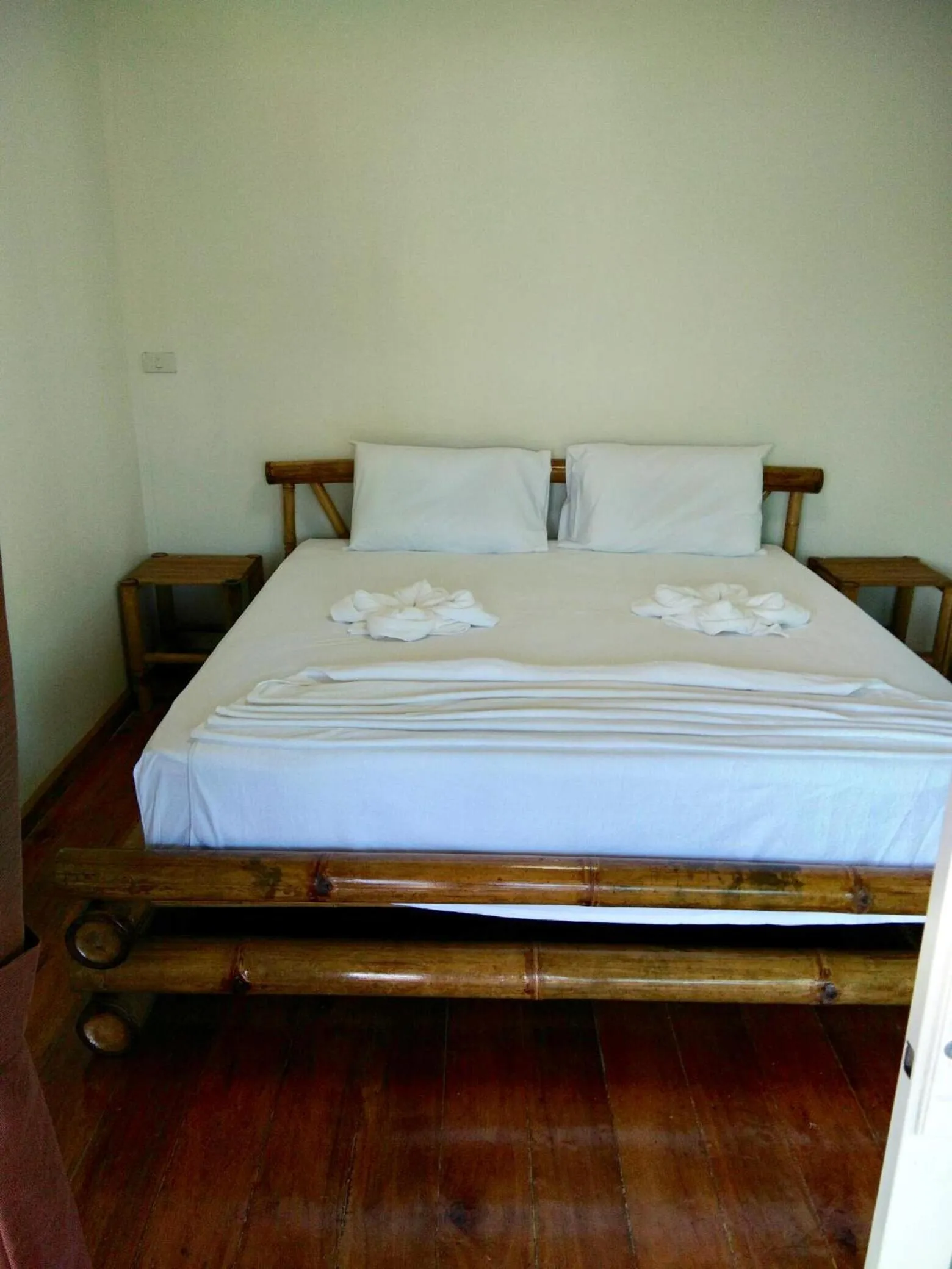 Bed in Mook Montra Resort Sea Front