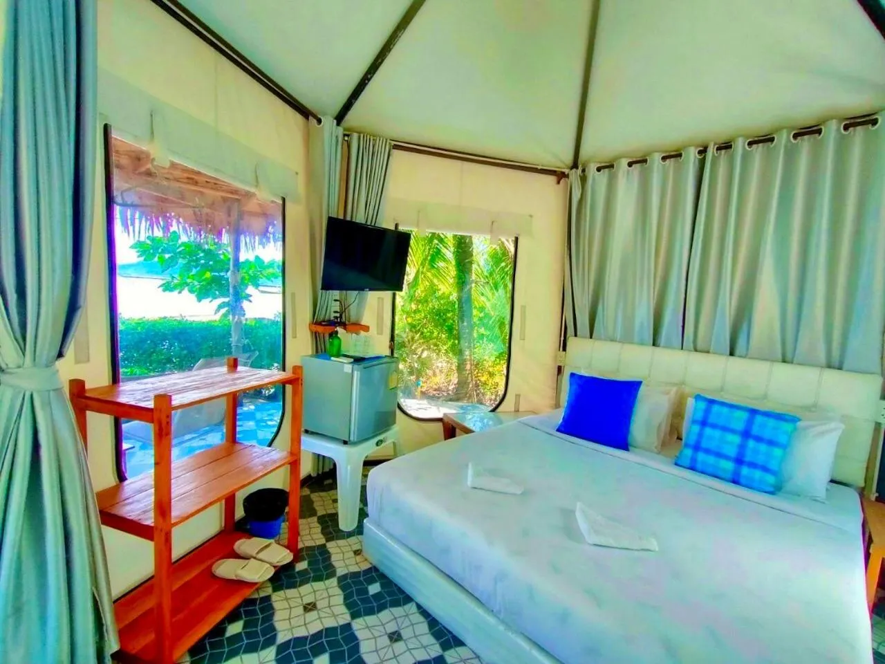 TV and multimedia, Bed in Mook Montra Resort Sea Front