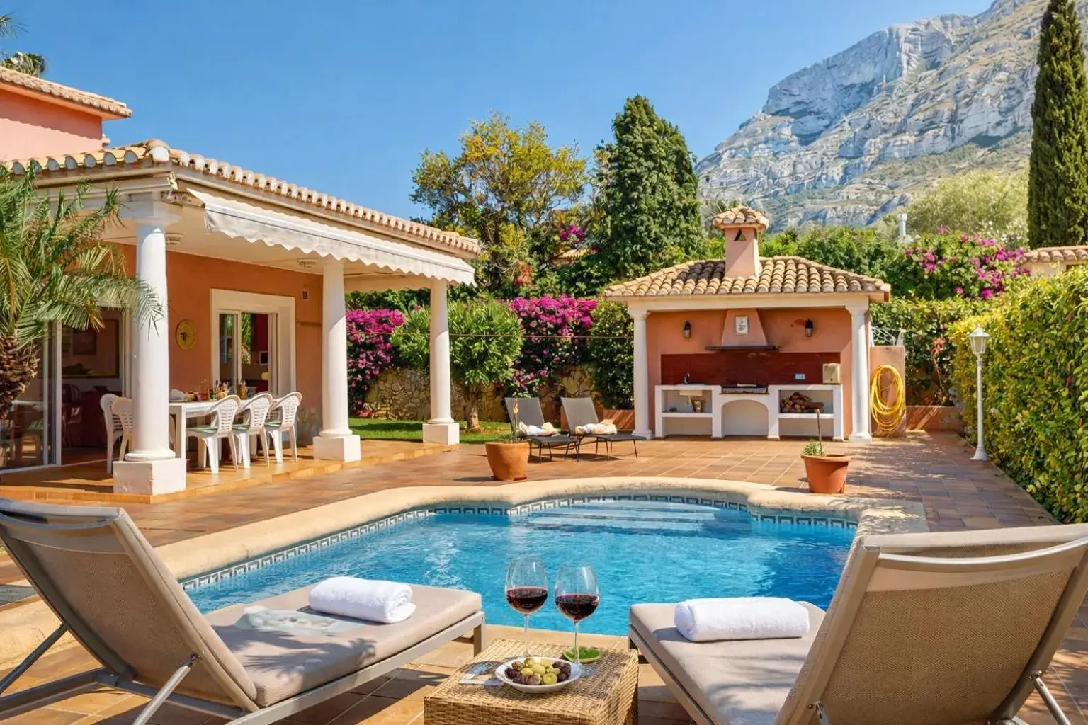 Villa Cuatro Soles by Family Homes Villa Cuatro Soles by Family Homes