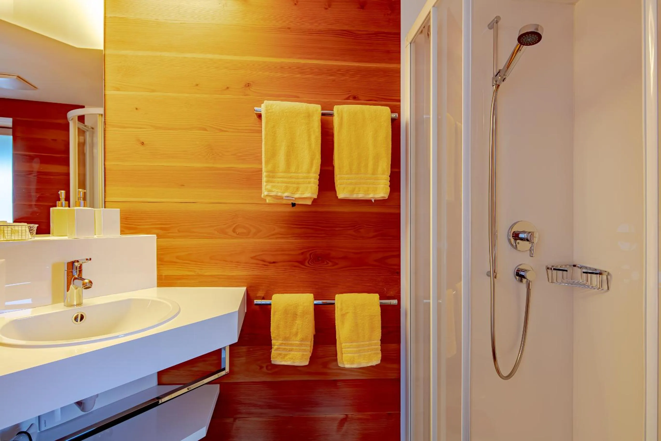 Bathroom in Hotel Vallatscha