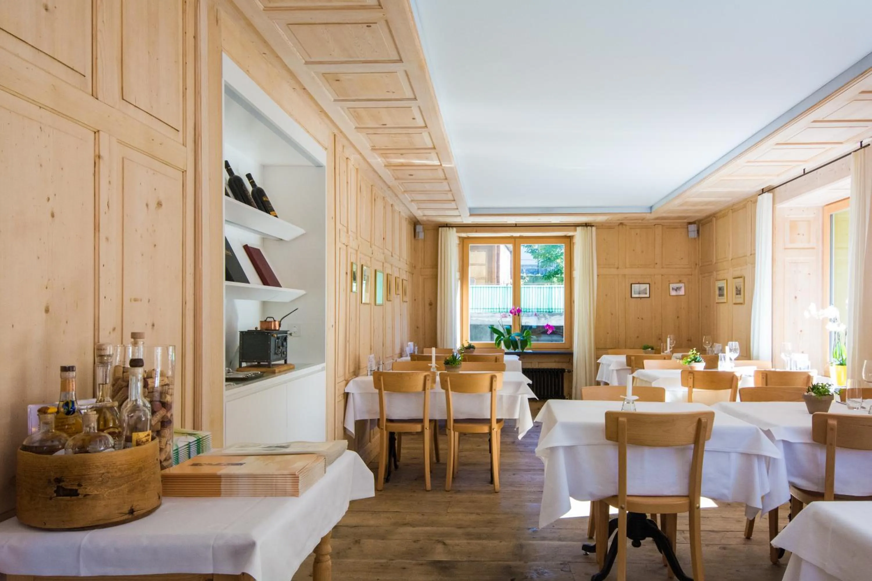 Restaurant/places to eat in Hotel Vallatscha