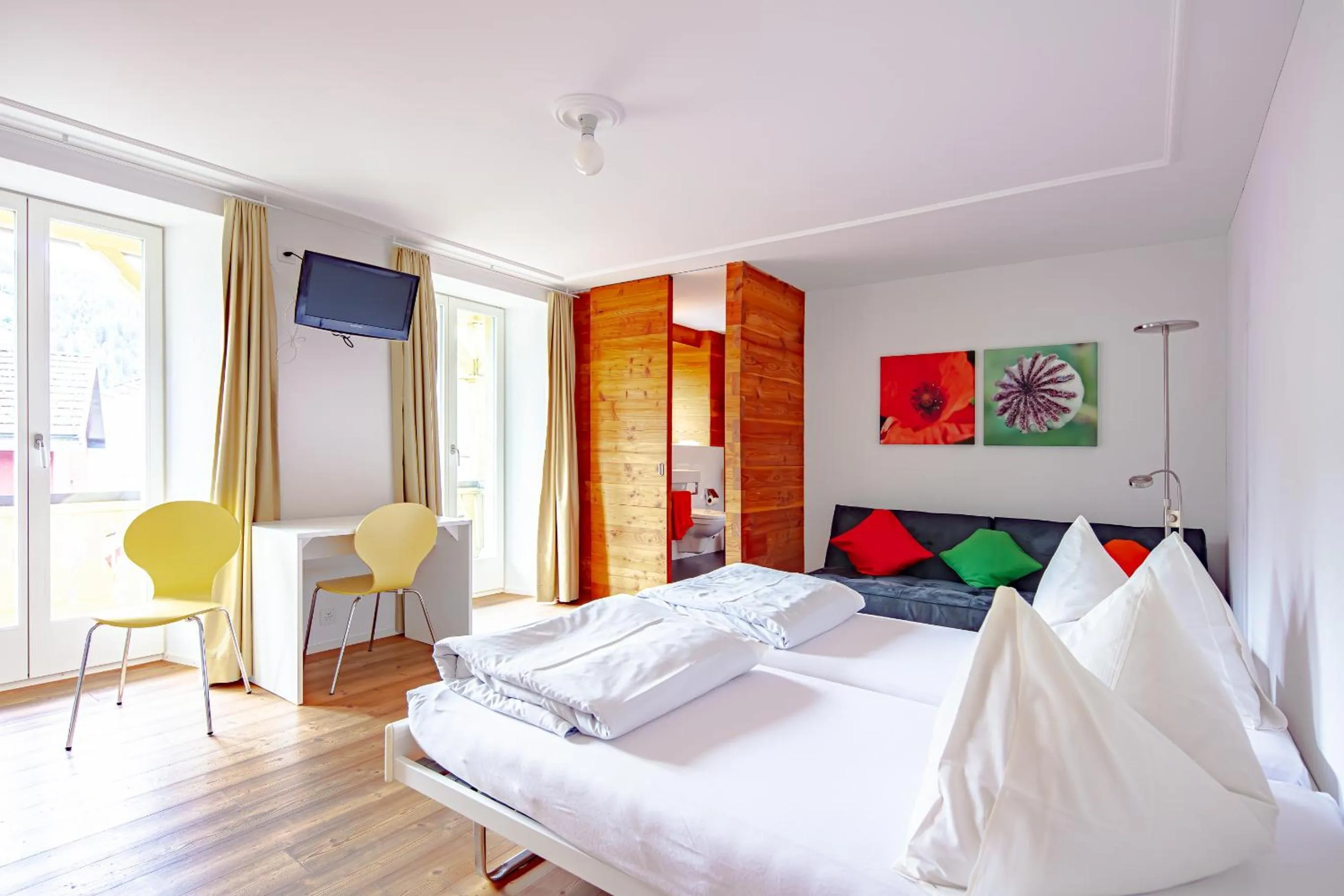 Photo of the whole room, Bed in Hotel Vallatscha