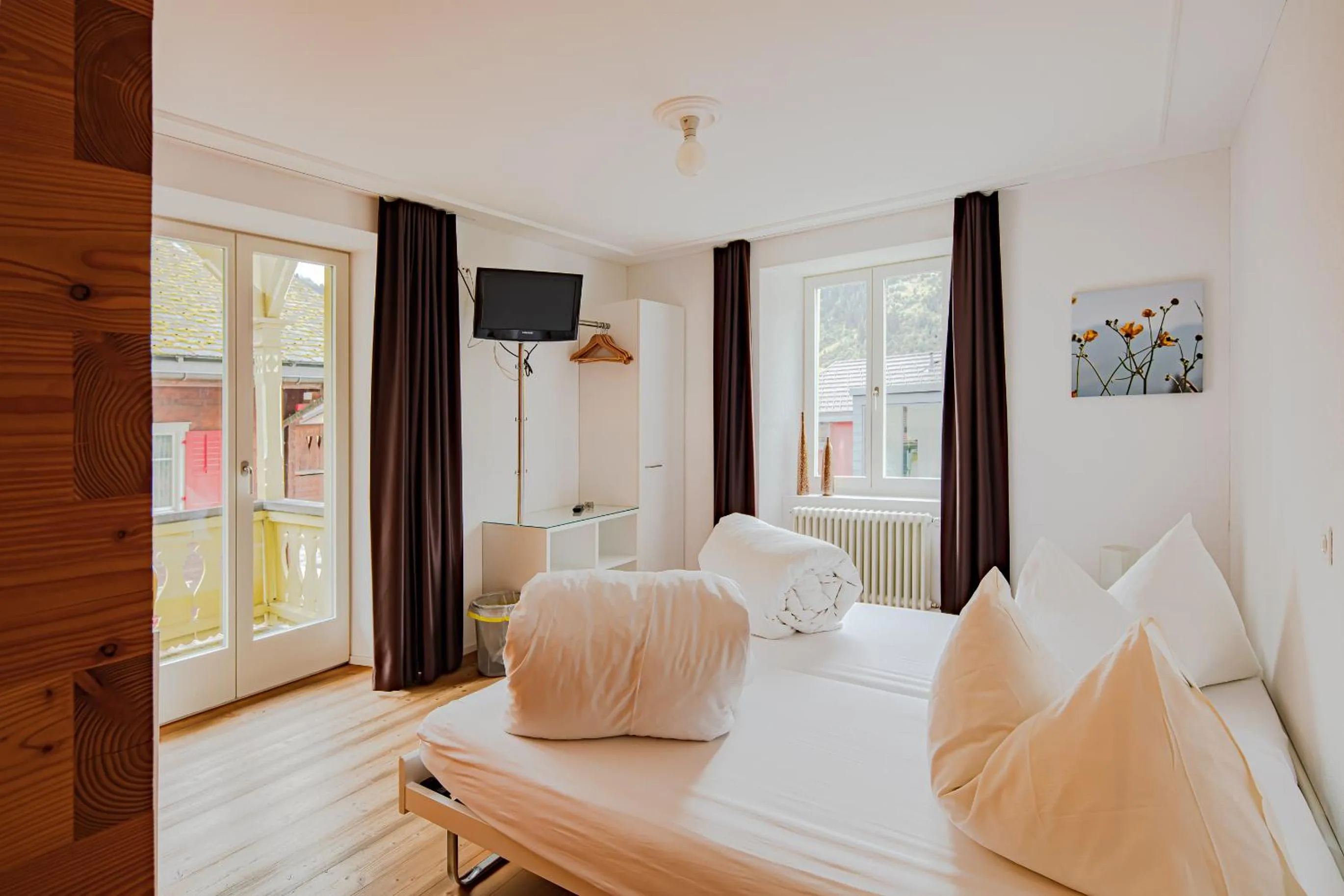 Photo of the whole room, Bed in Hotel Vallatscha