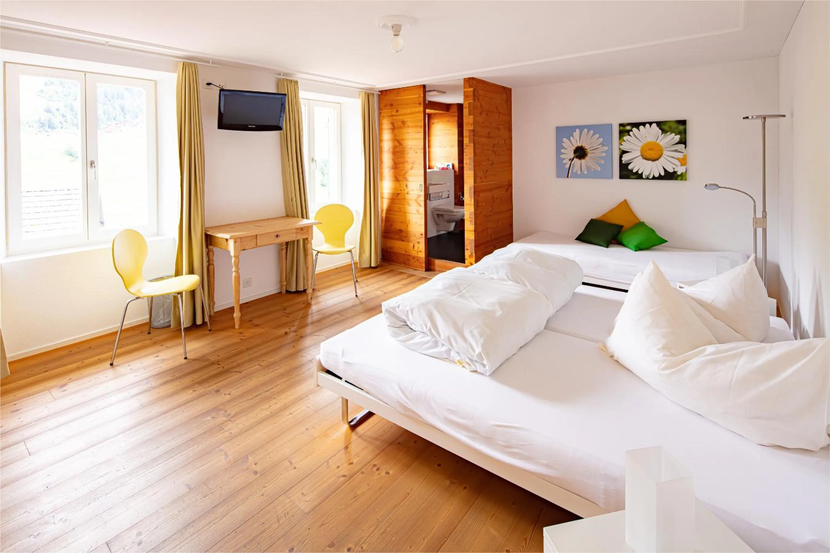 Photo of the whole room, Bed in Hotel Vallatscha