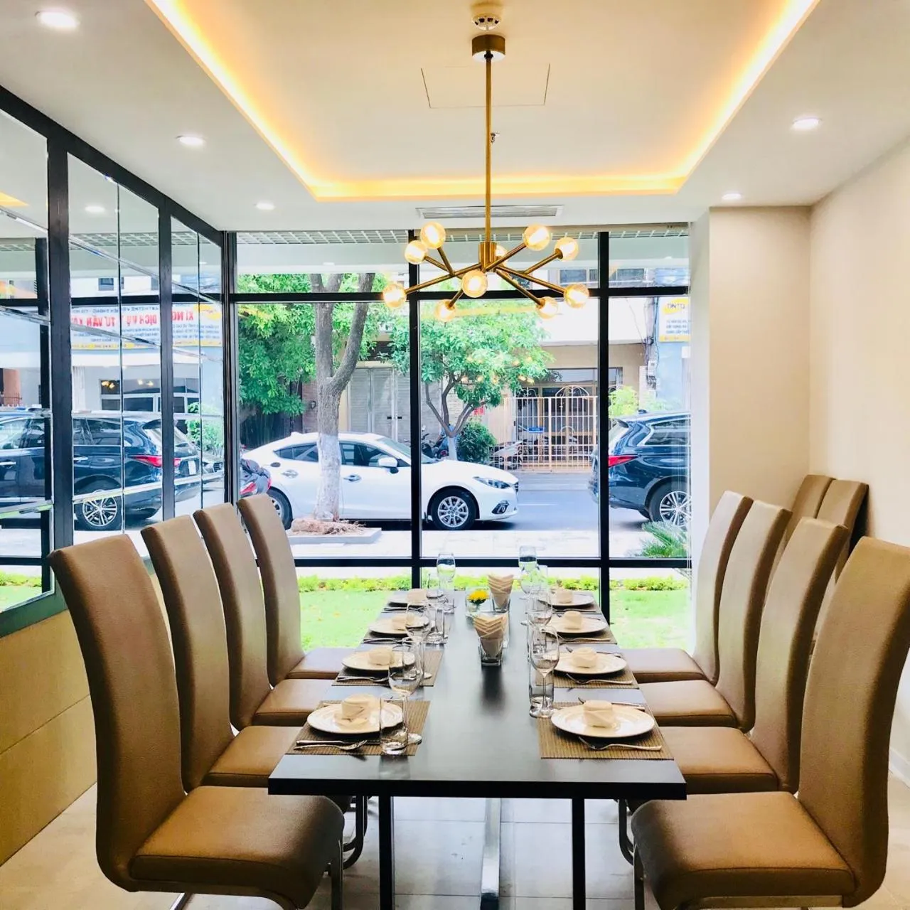 Restaurant/places to eat in Magnolia Hotel