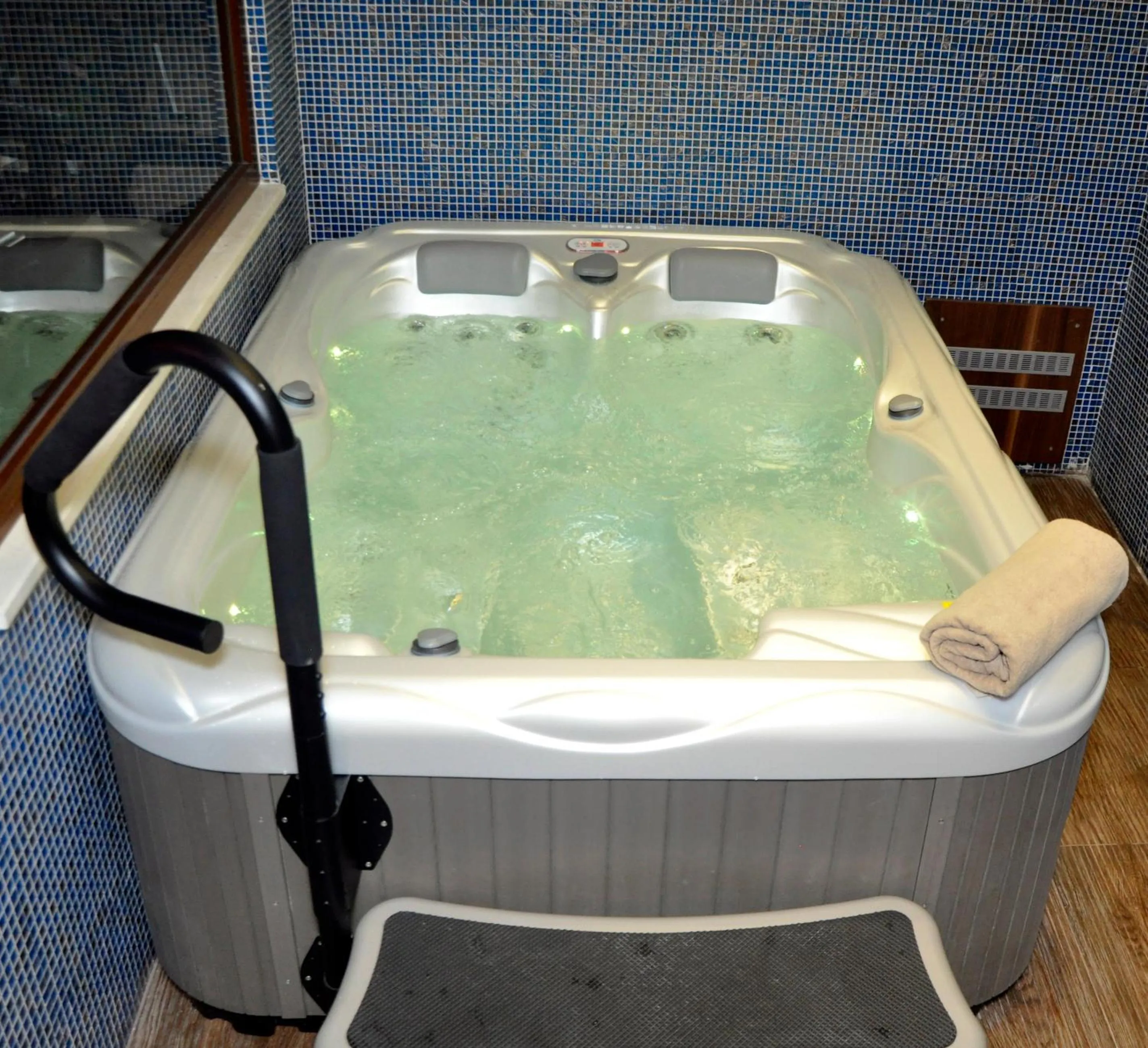 Billiard in Mukarnas Taksim Hotel