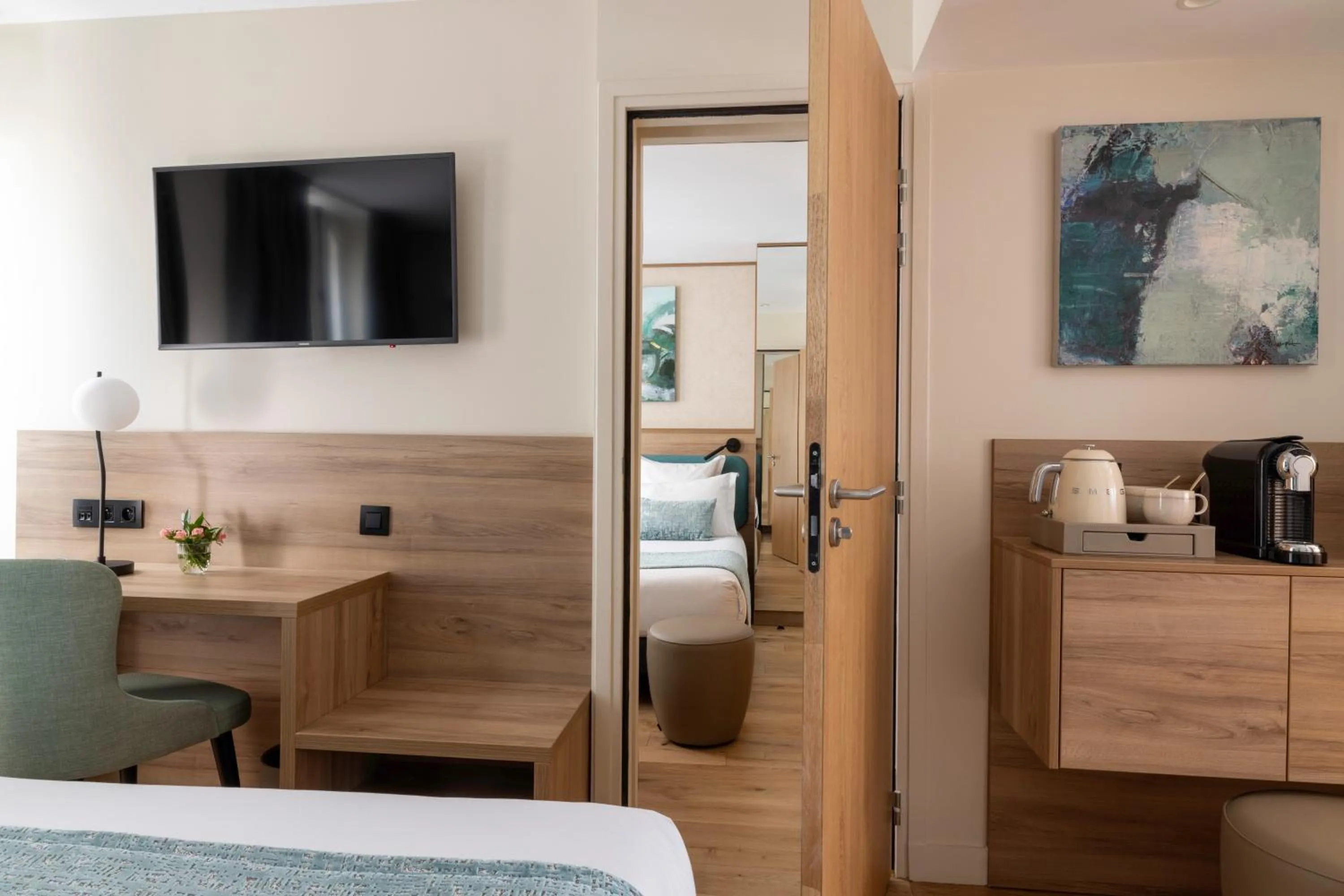 Bed in Hôtel Théorème